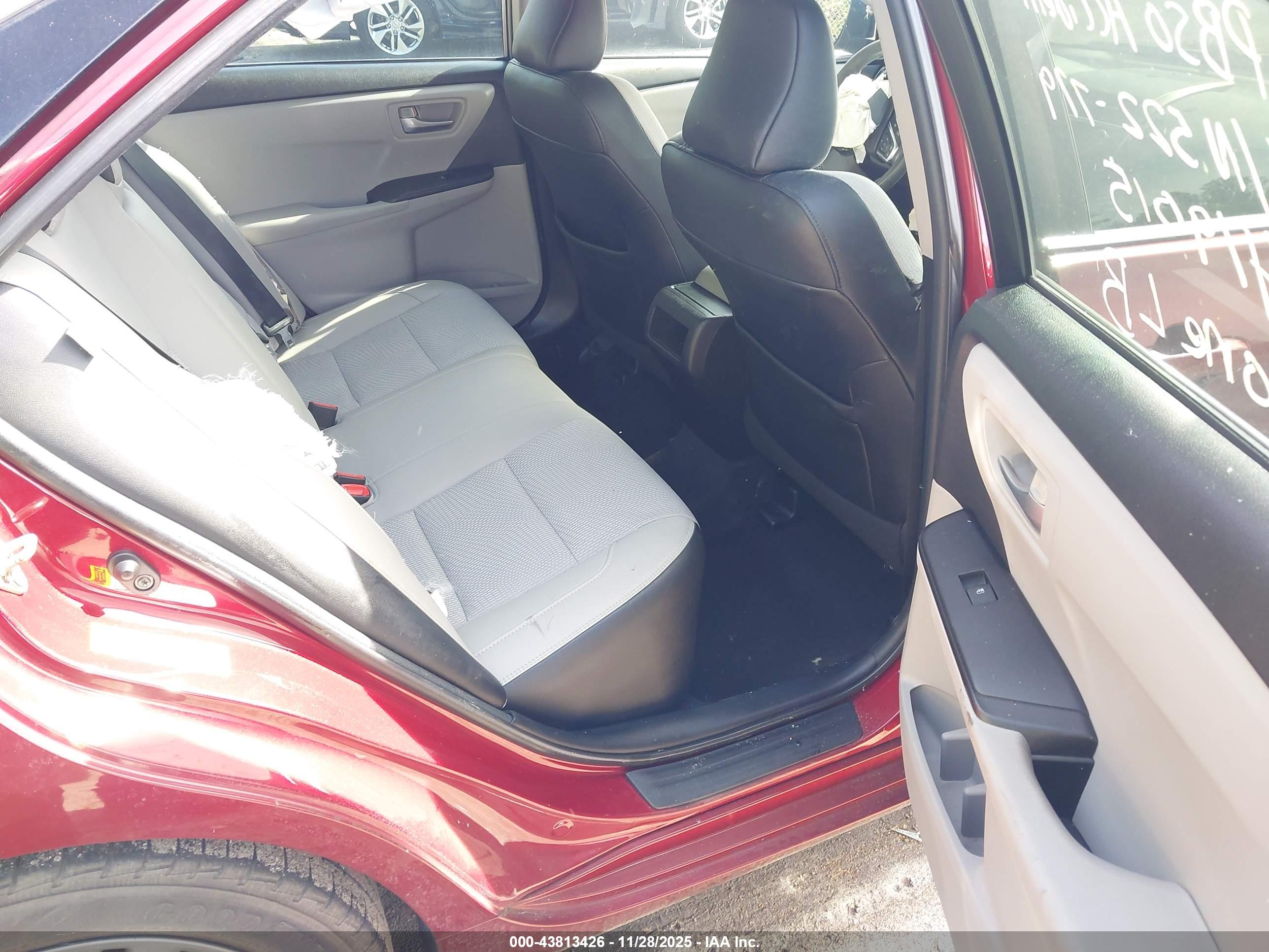 TOYOTA CAMRY image 8