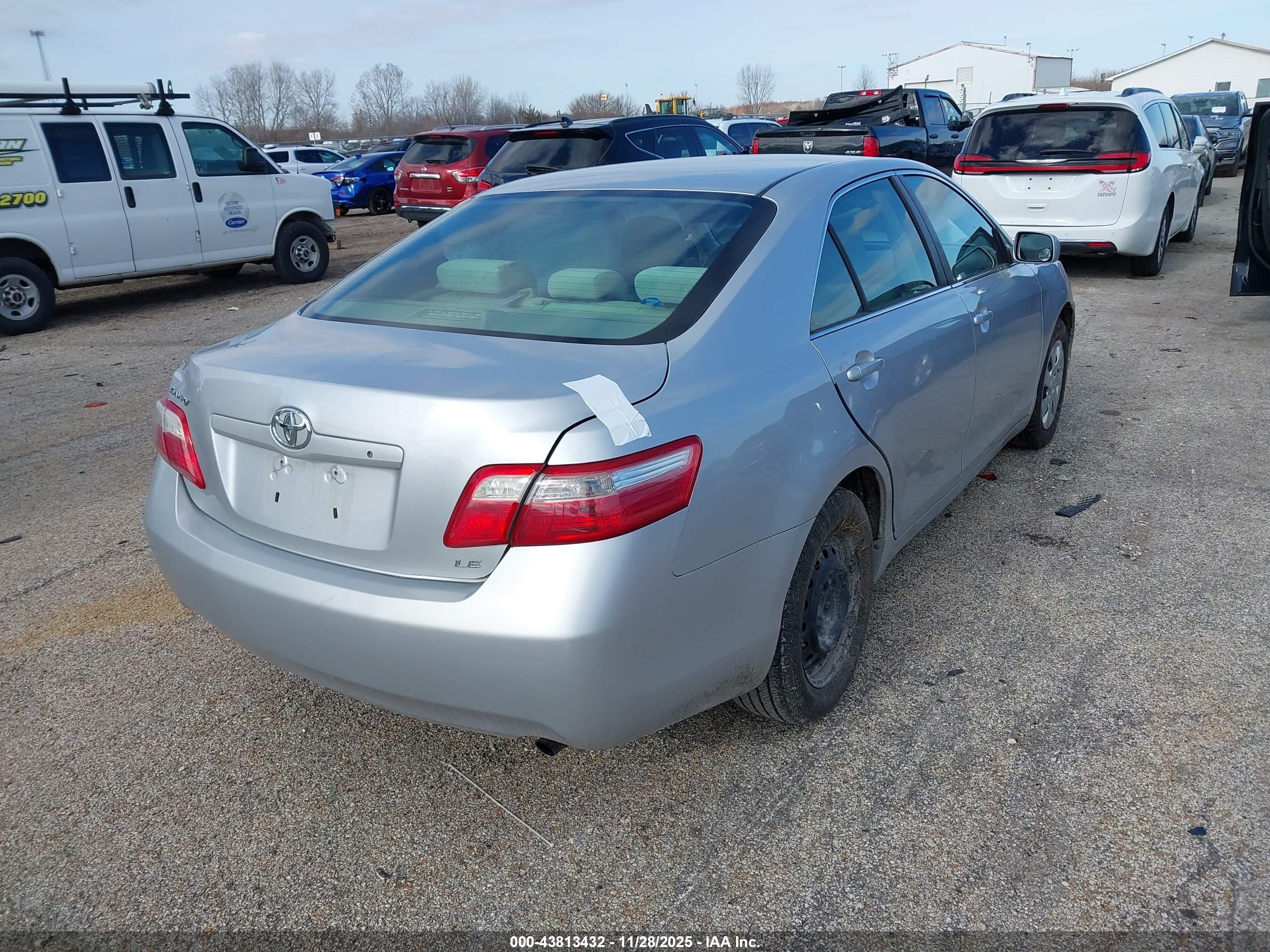 TOYOTA CAMRY image 4