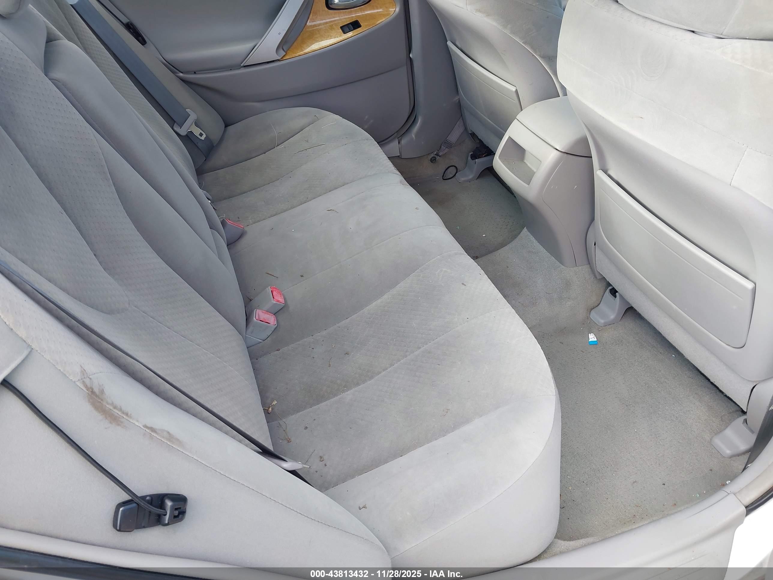 TOYOTA CAMRY image 8