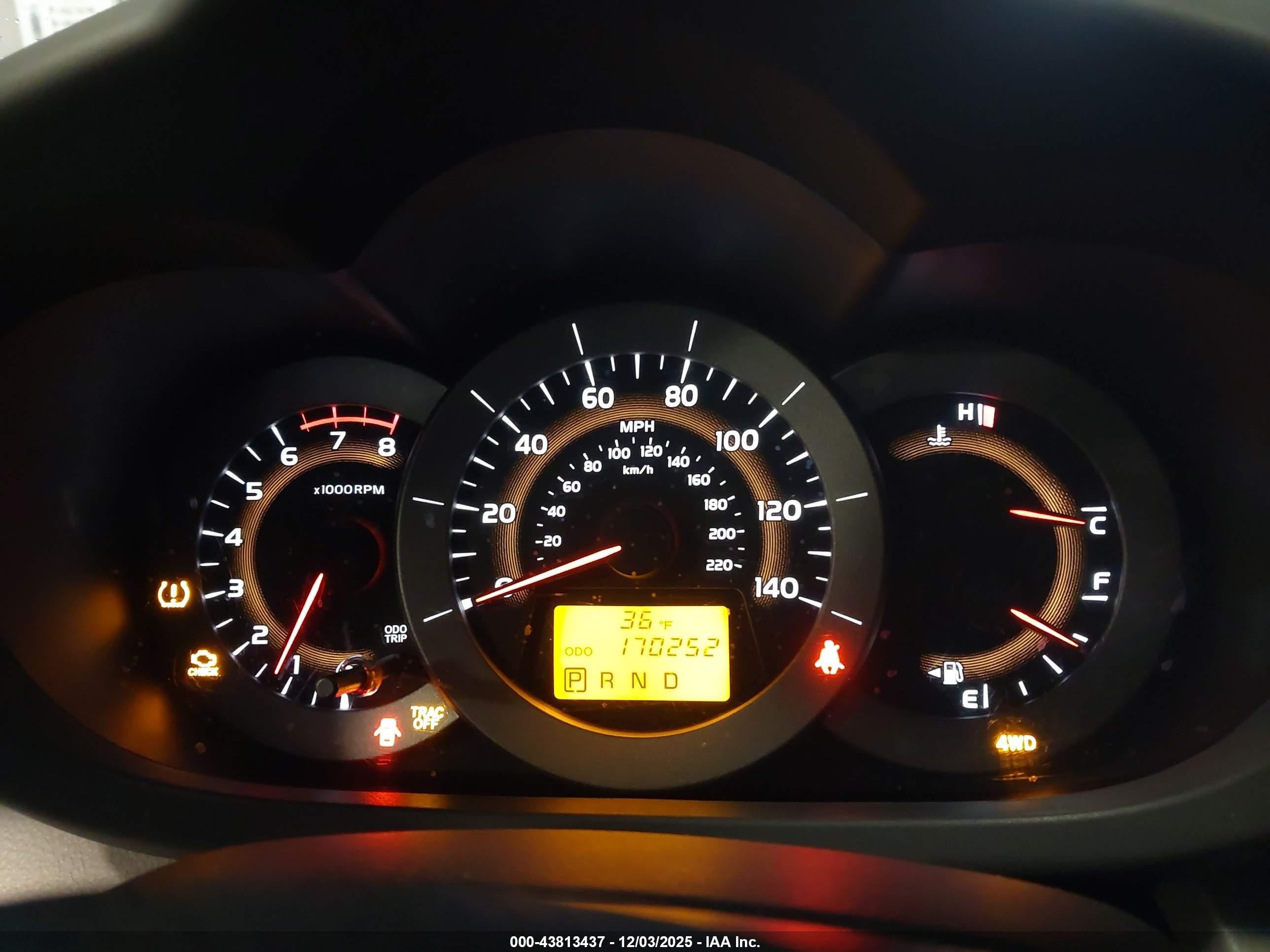 TOYOTA RAV4 image 7