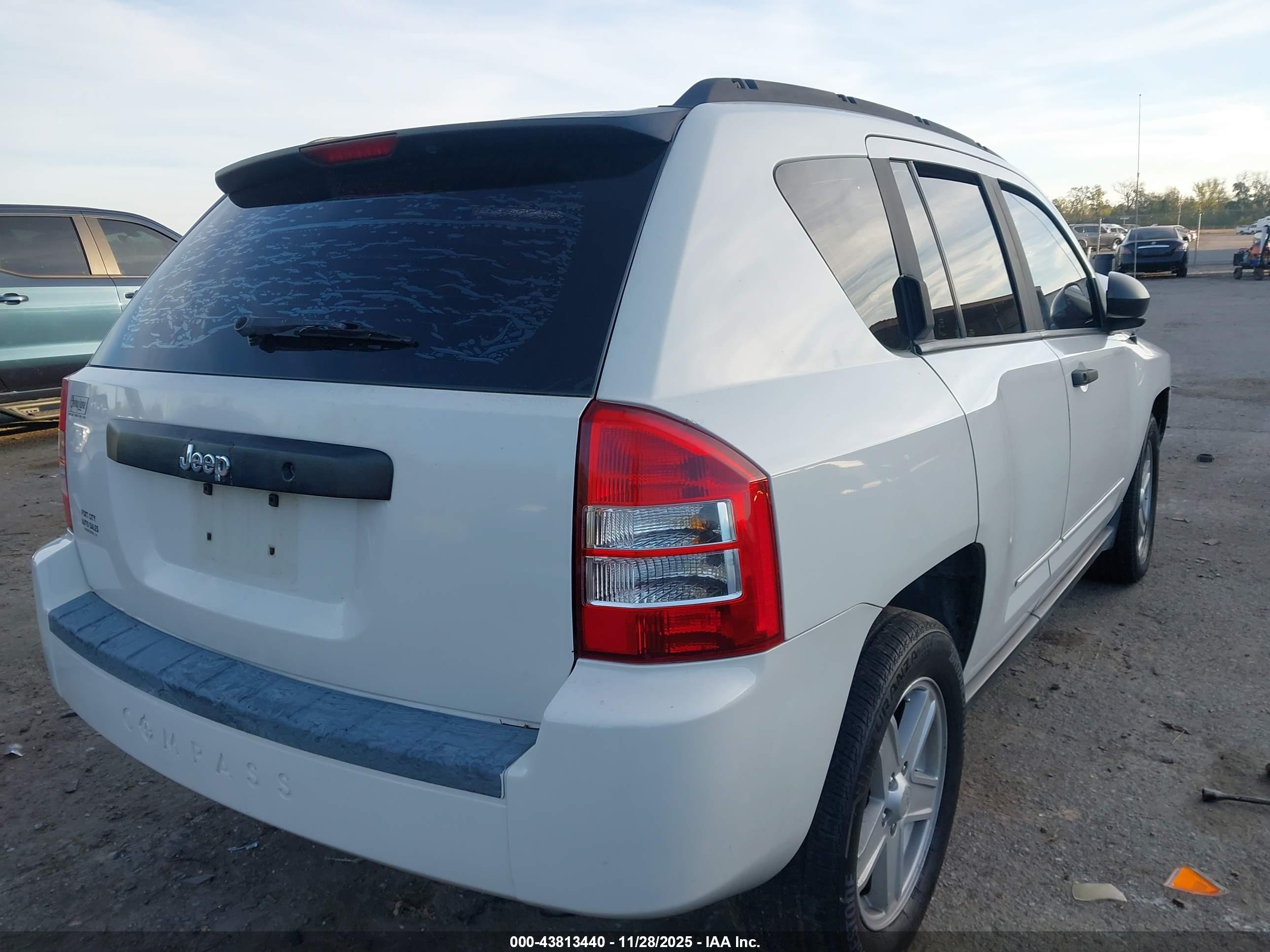 JEEP COMPASS image 4