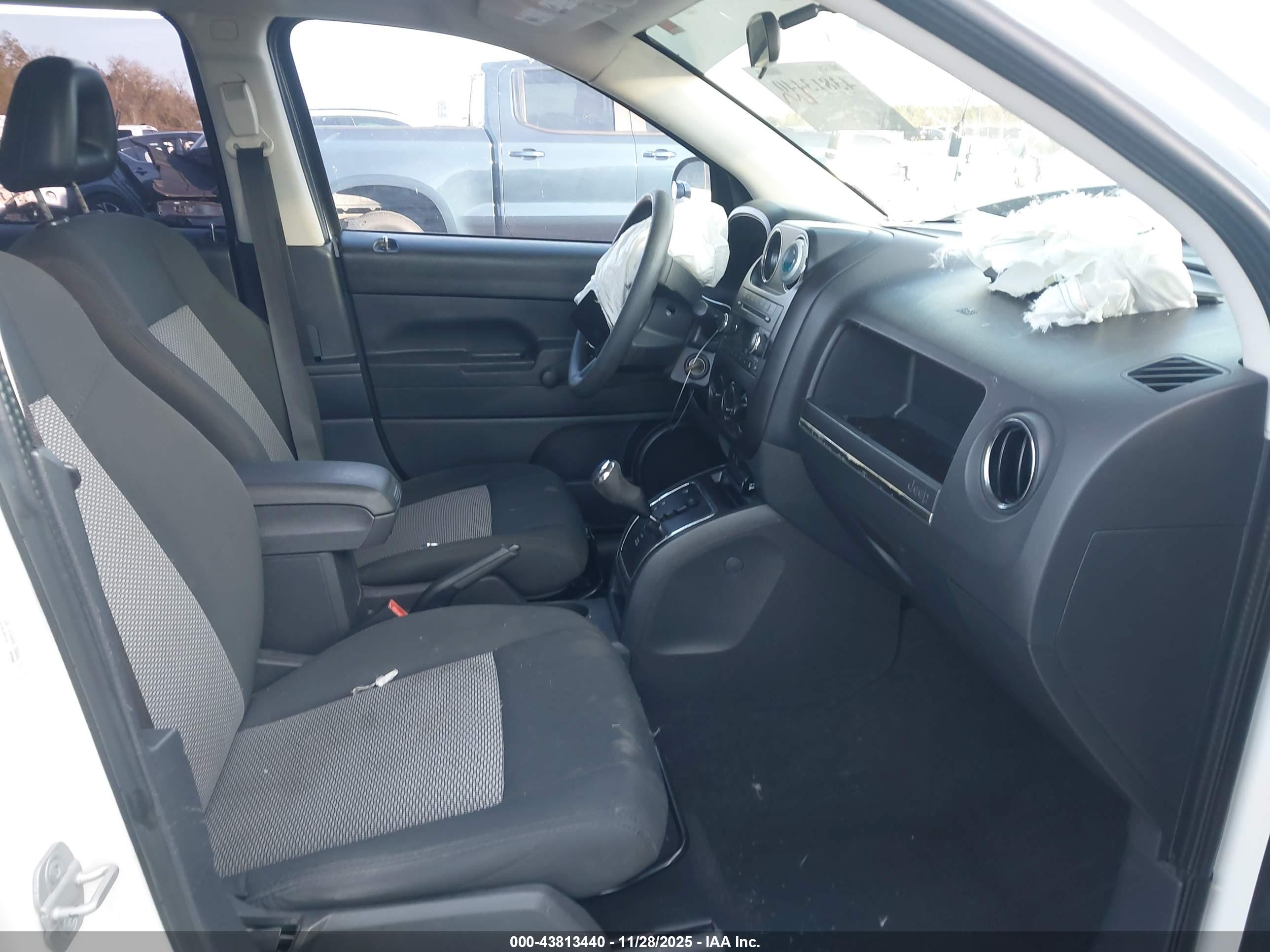 JEEP COMPASS image 5