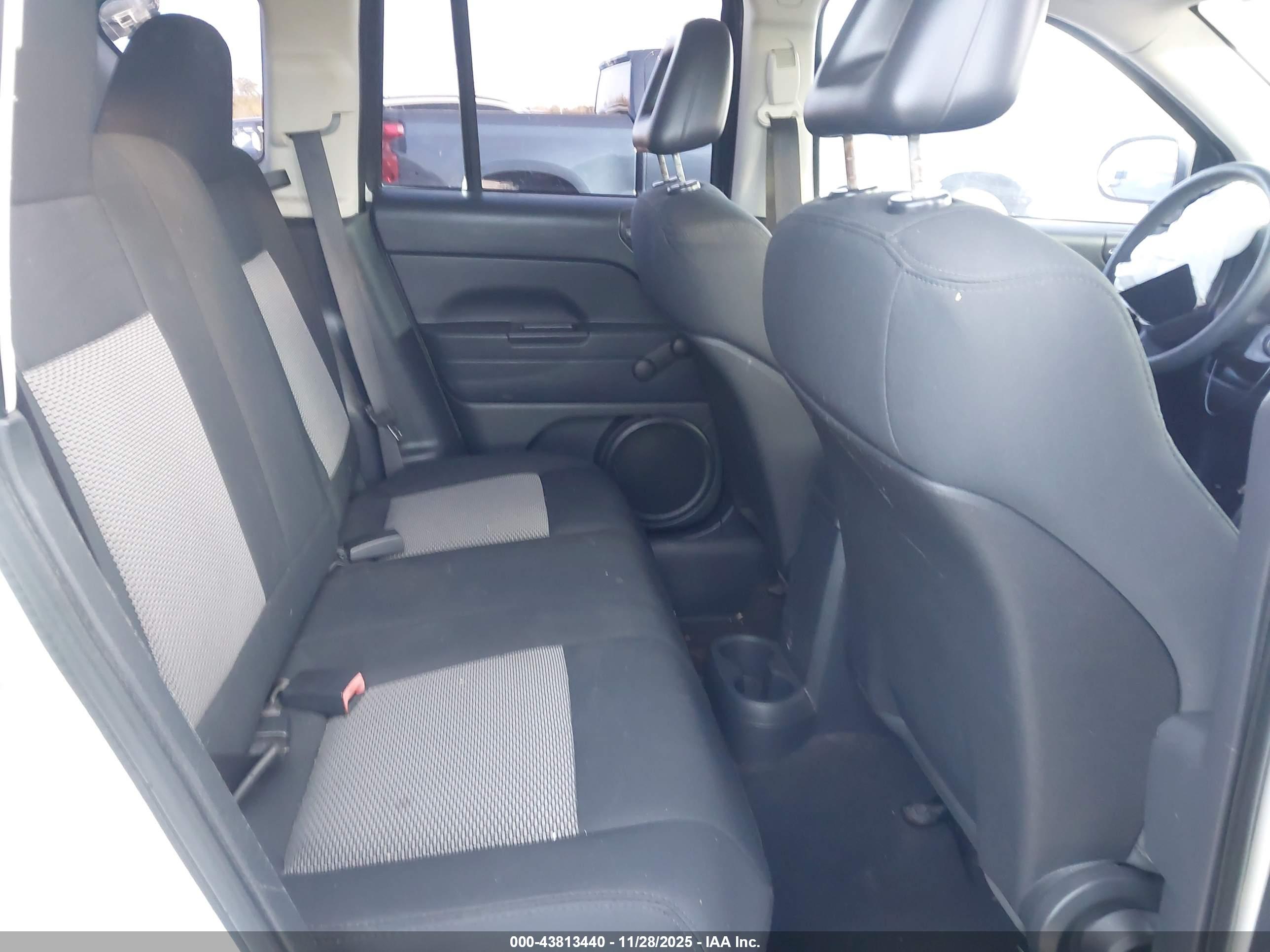 JEEP COMPASS image 8