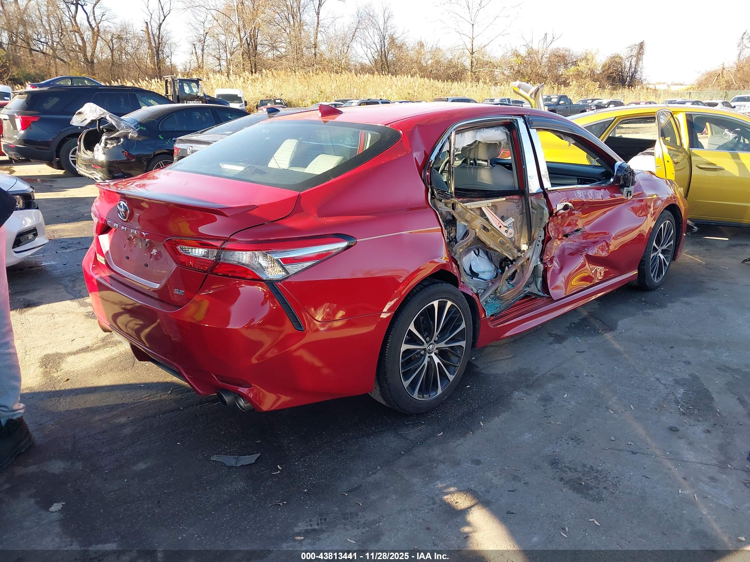 TOYOTA CAMRY image 4