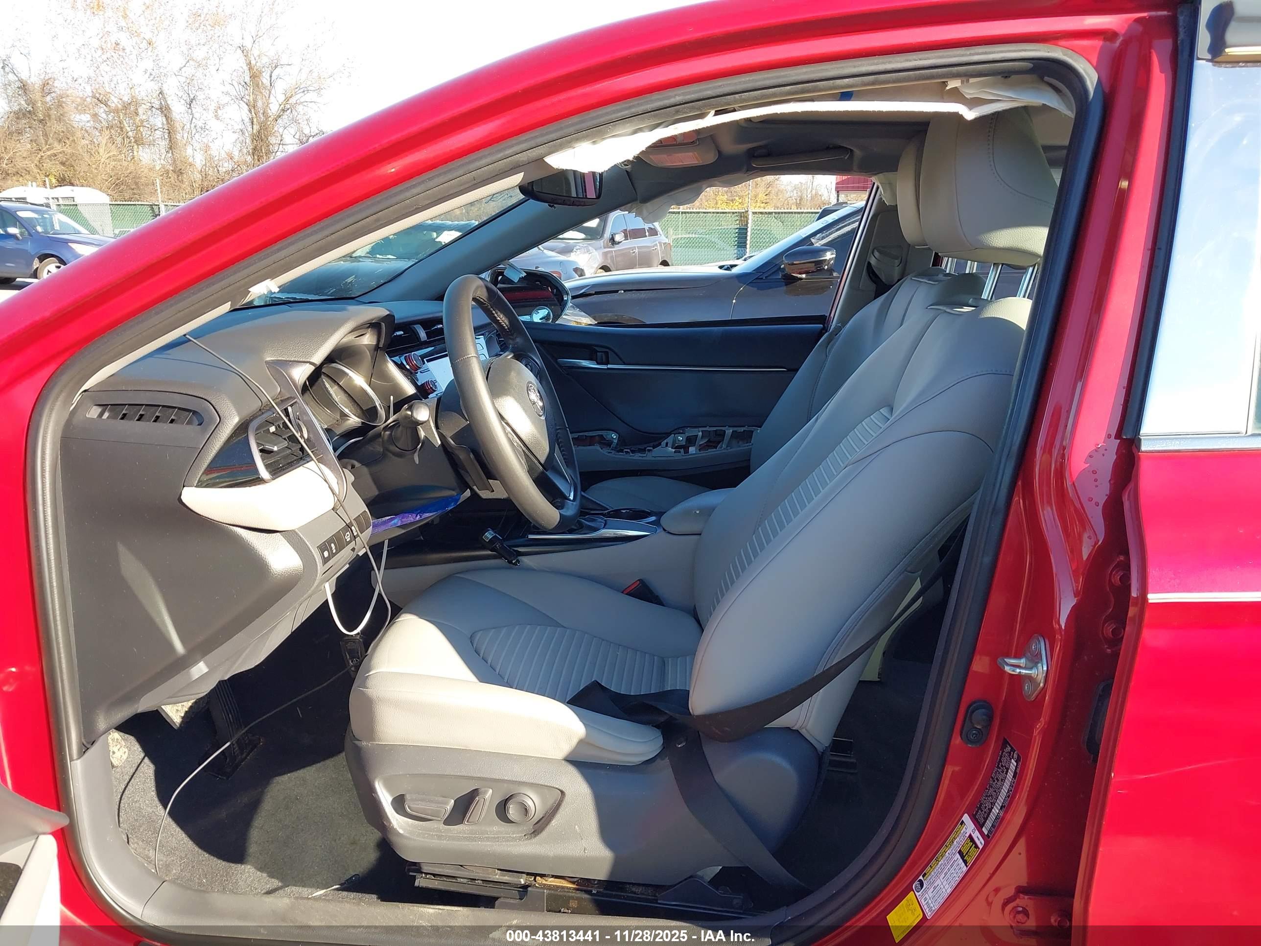 TOYOTA CAMRY image 5