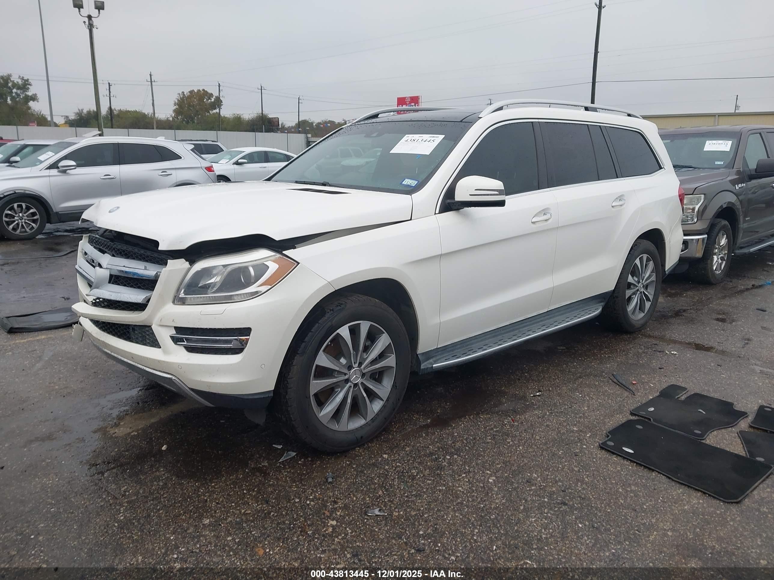 MERCEDES-BENZ GL image 2