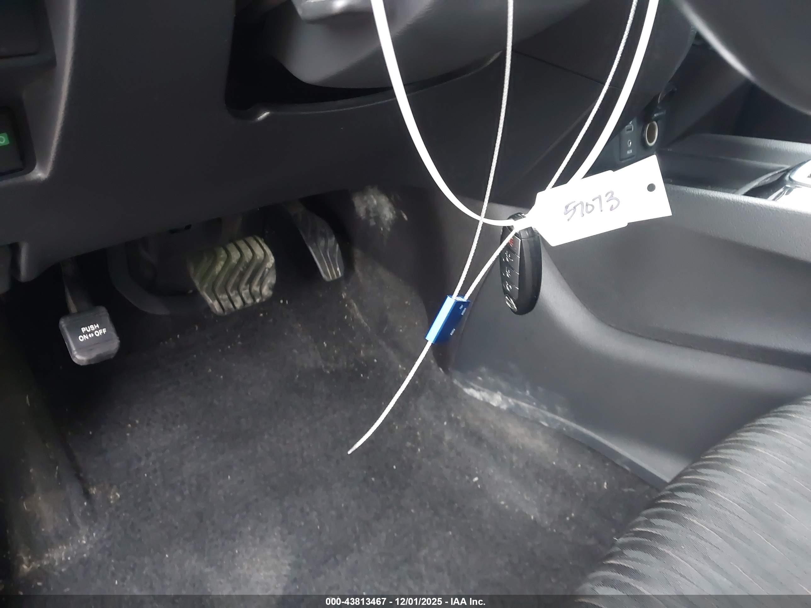 NISSAN ROGUE image 11