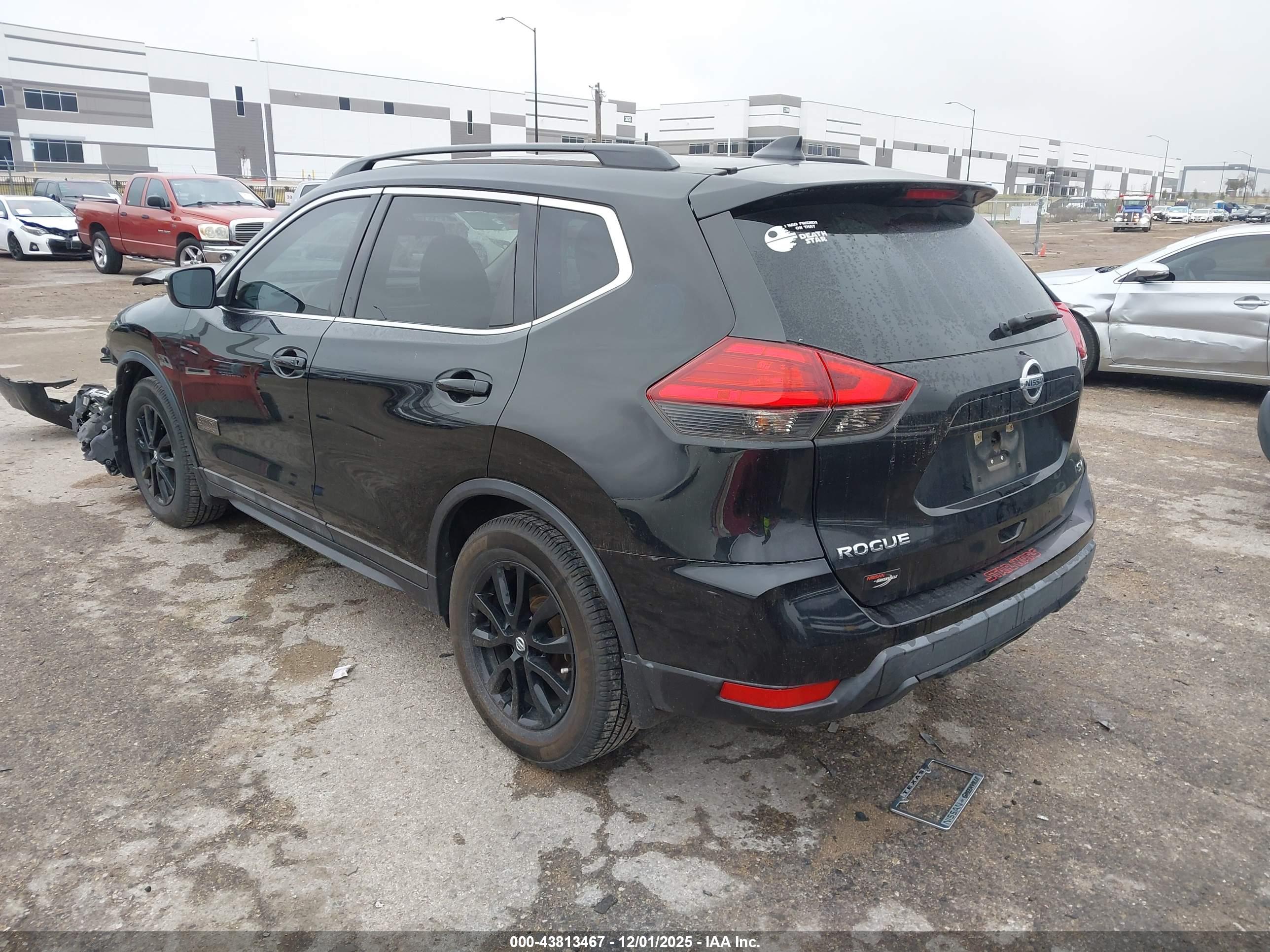 NISSAN ROGUE image 3
