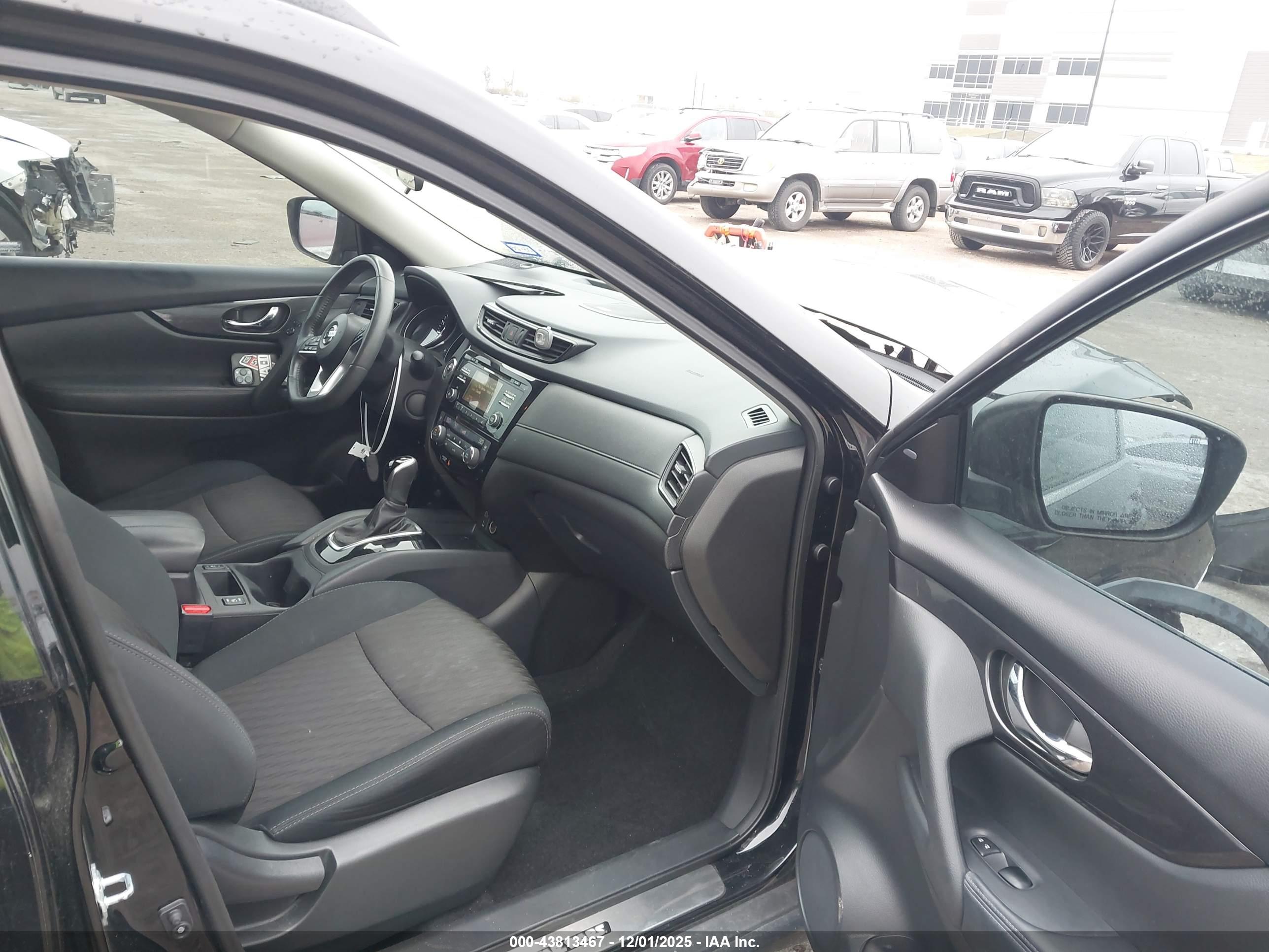 NISSAN ROGUE image 5