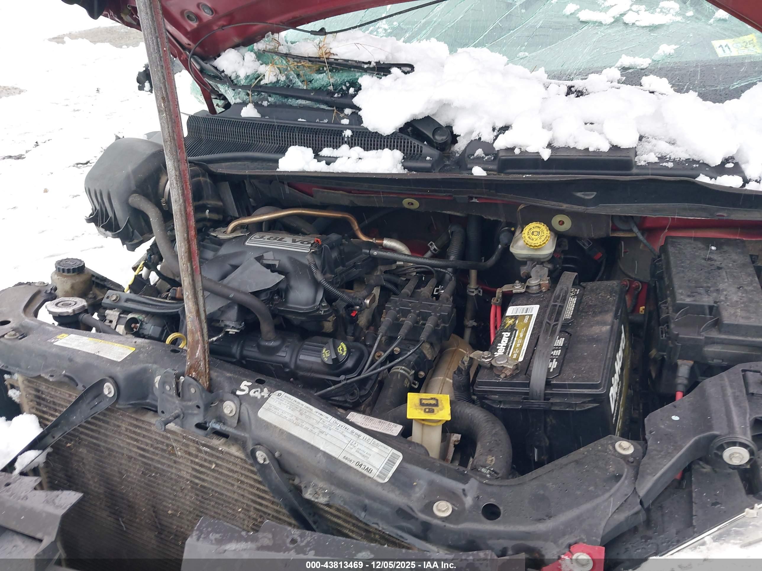CHRYSLER TOWN image 10