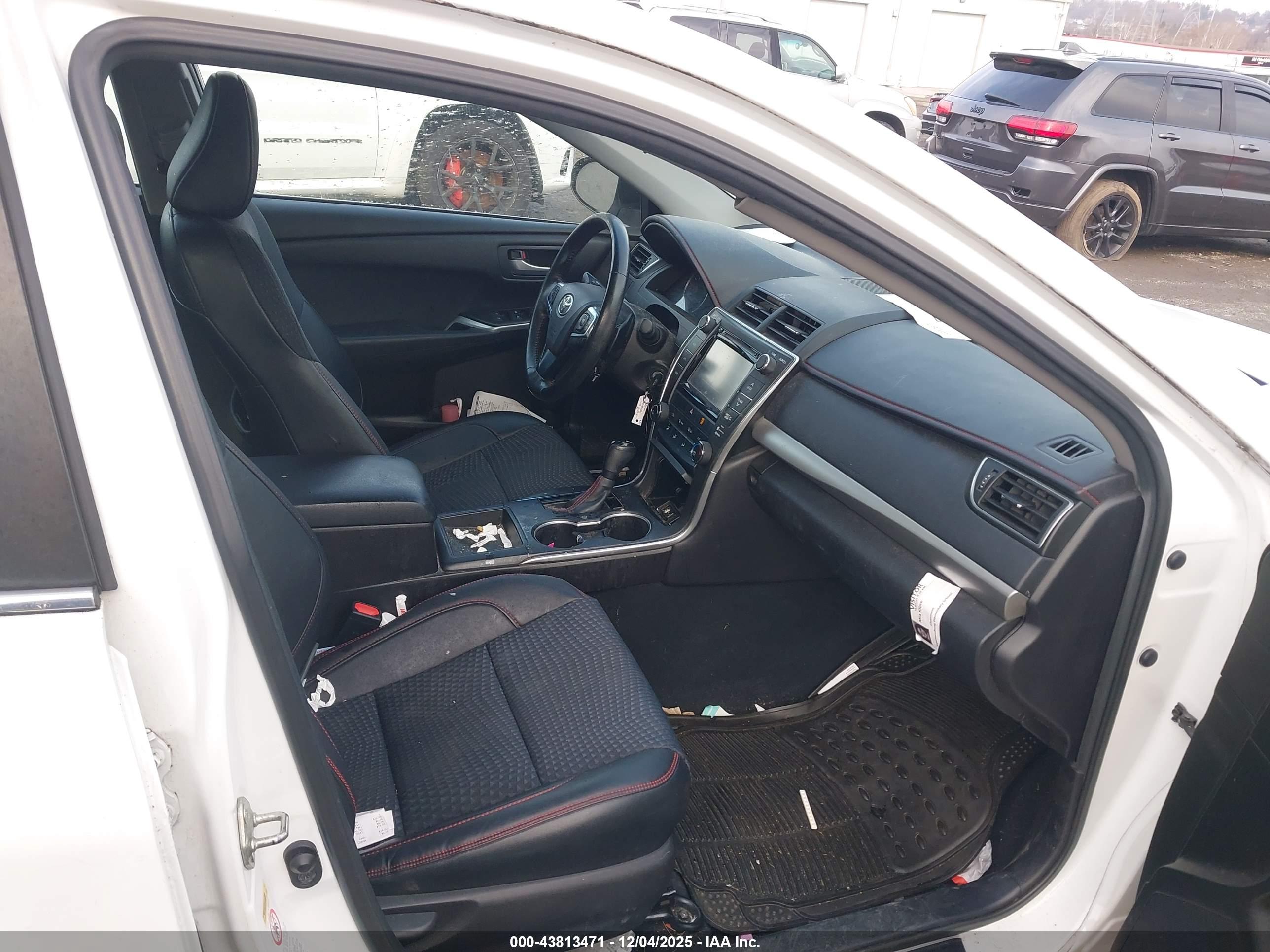 TOYOTA CAMRY image 5