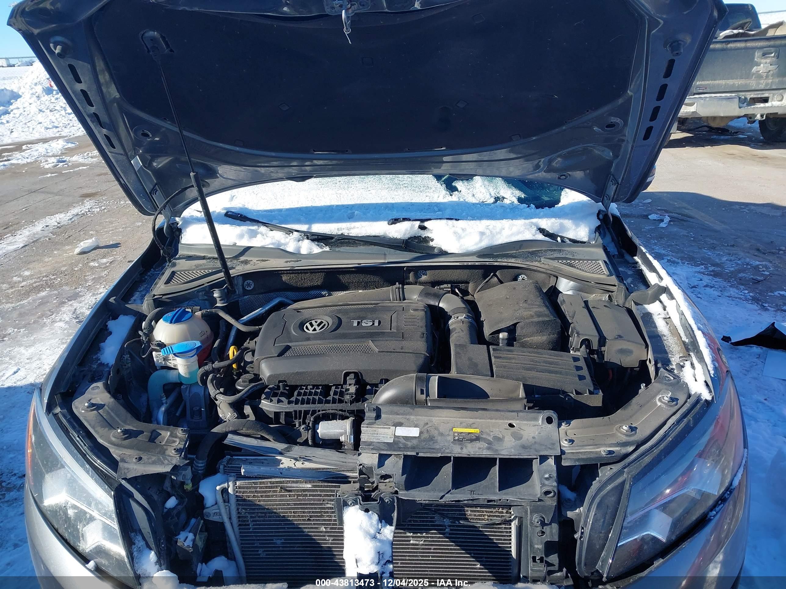 VOLKSWAGEN PASSAT image 10