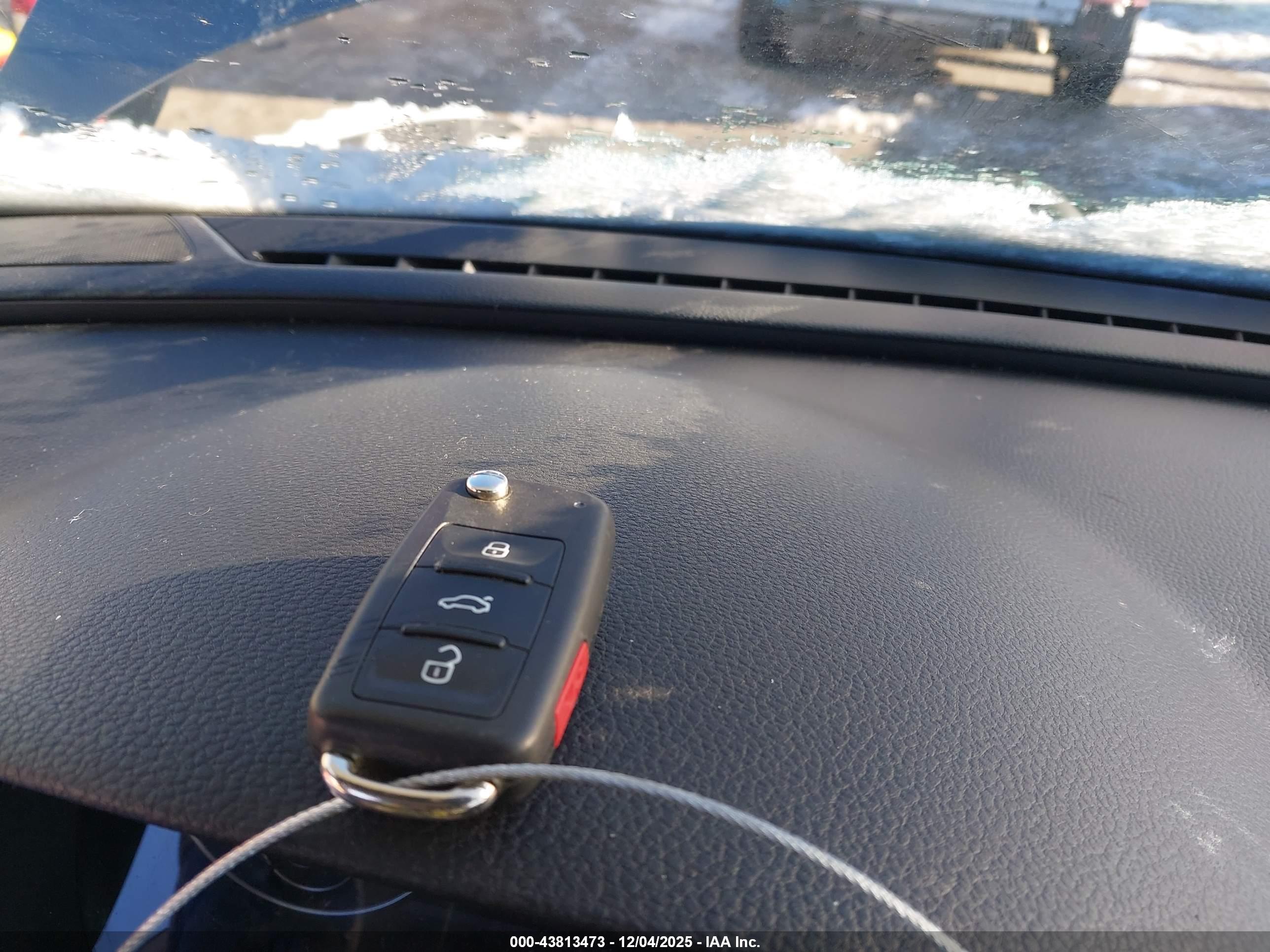 VOLKSWAGEN PASSAT image 11