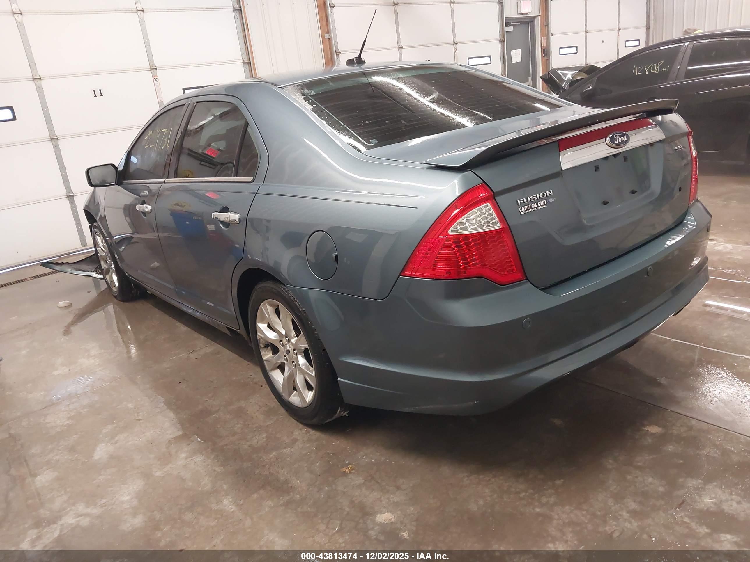 FORD FUSION image 3