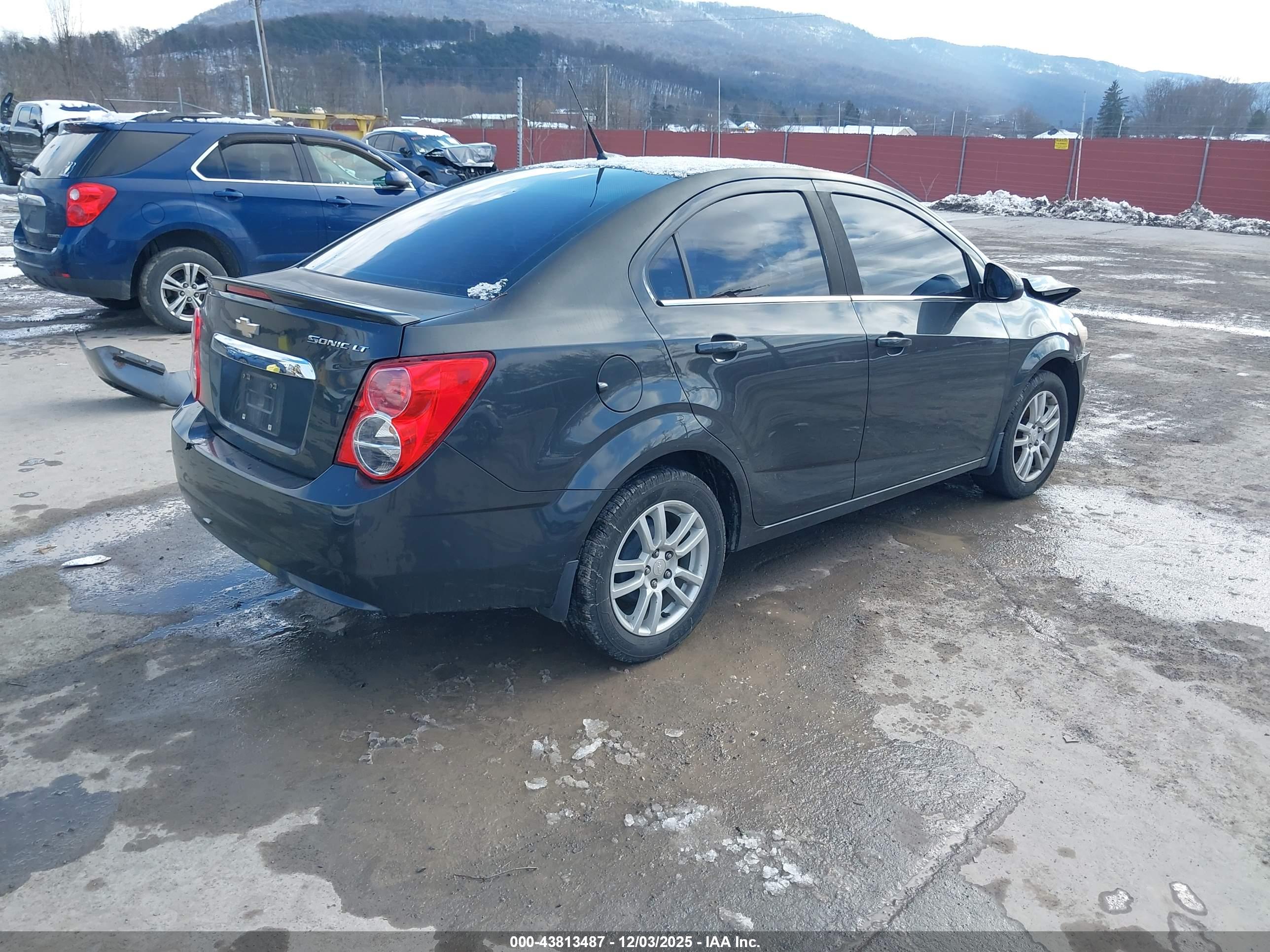 CHEVROLET SONIC image 4