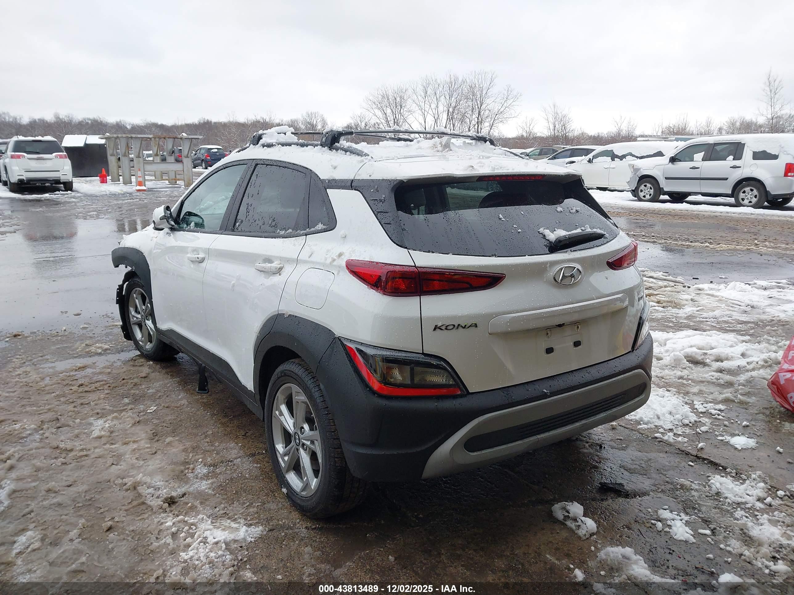 HYUNDAI KONA image 3