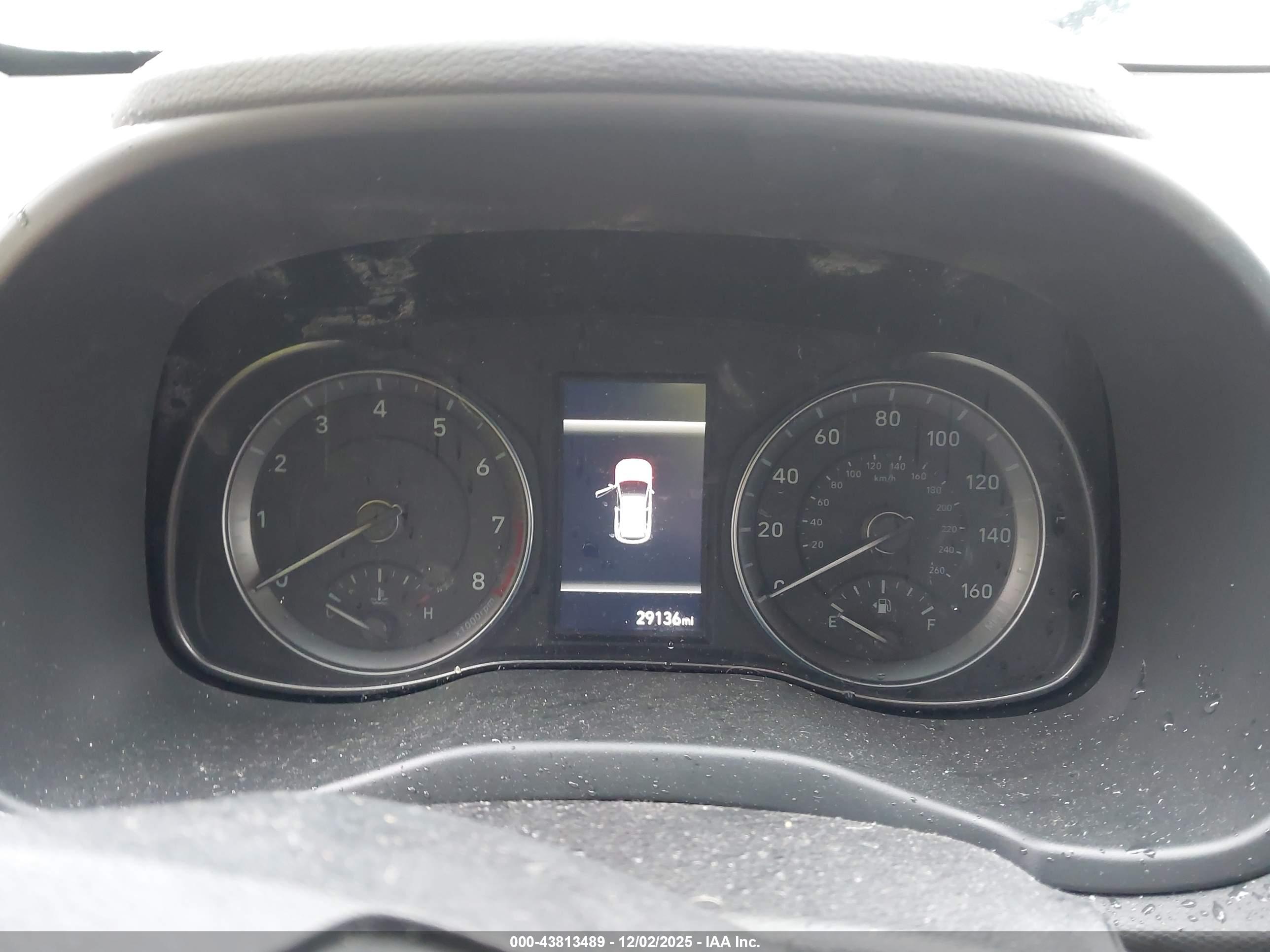 HYUNDAI KONA image 7