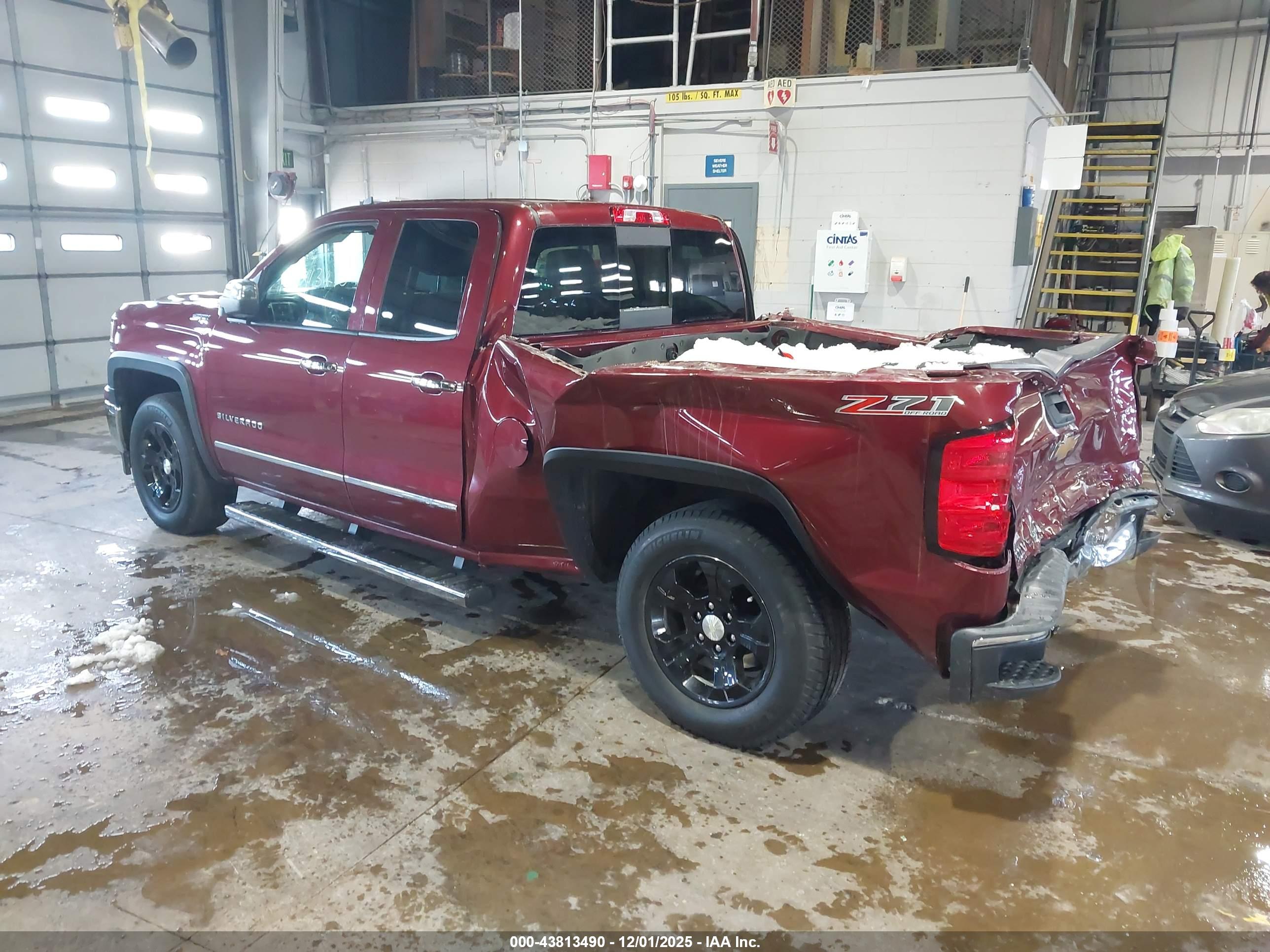 CHEVROLET SILVERADO image 3
