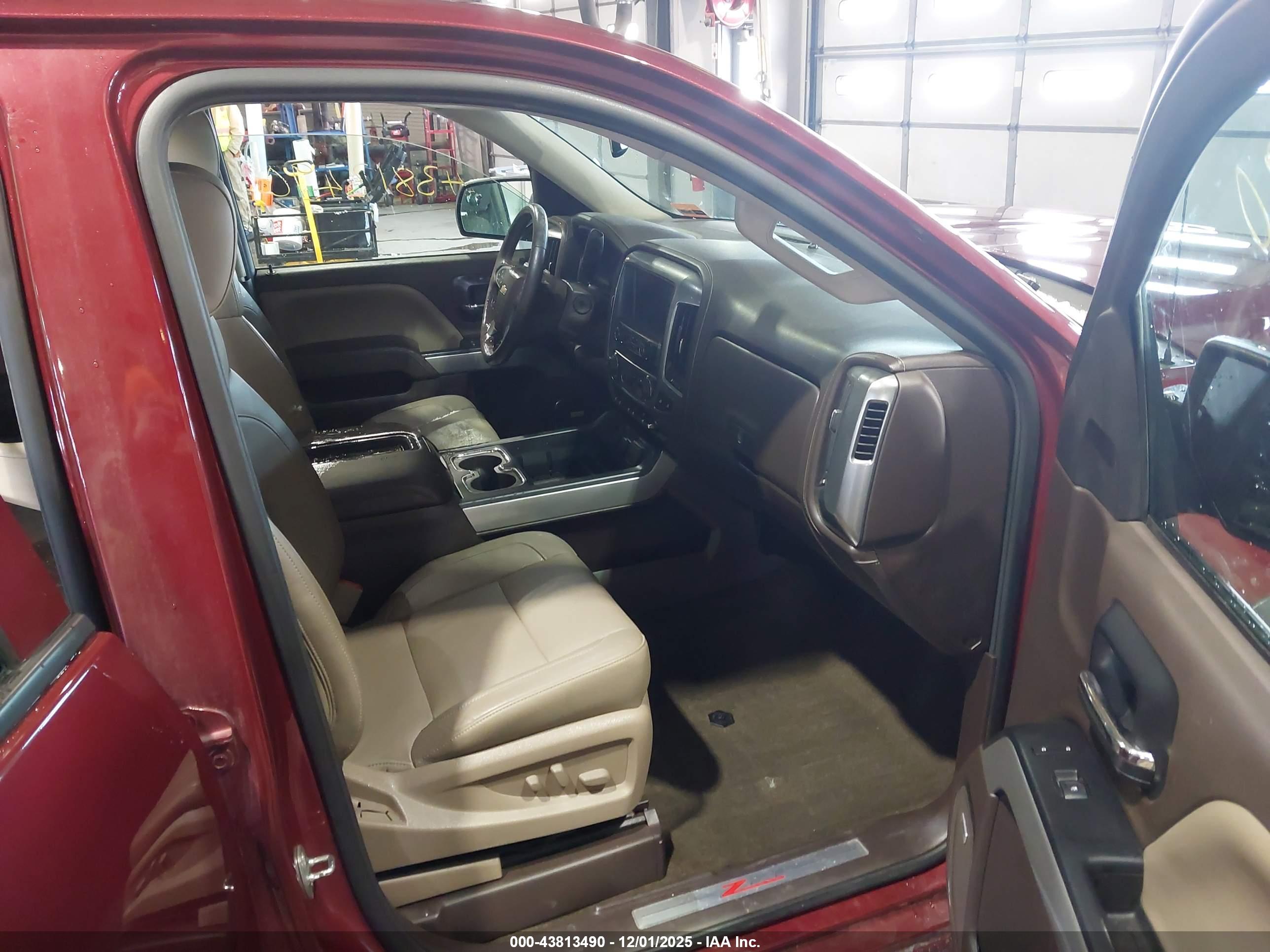 CHEVROLET SILVERADO image 5