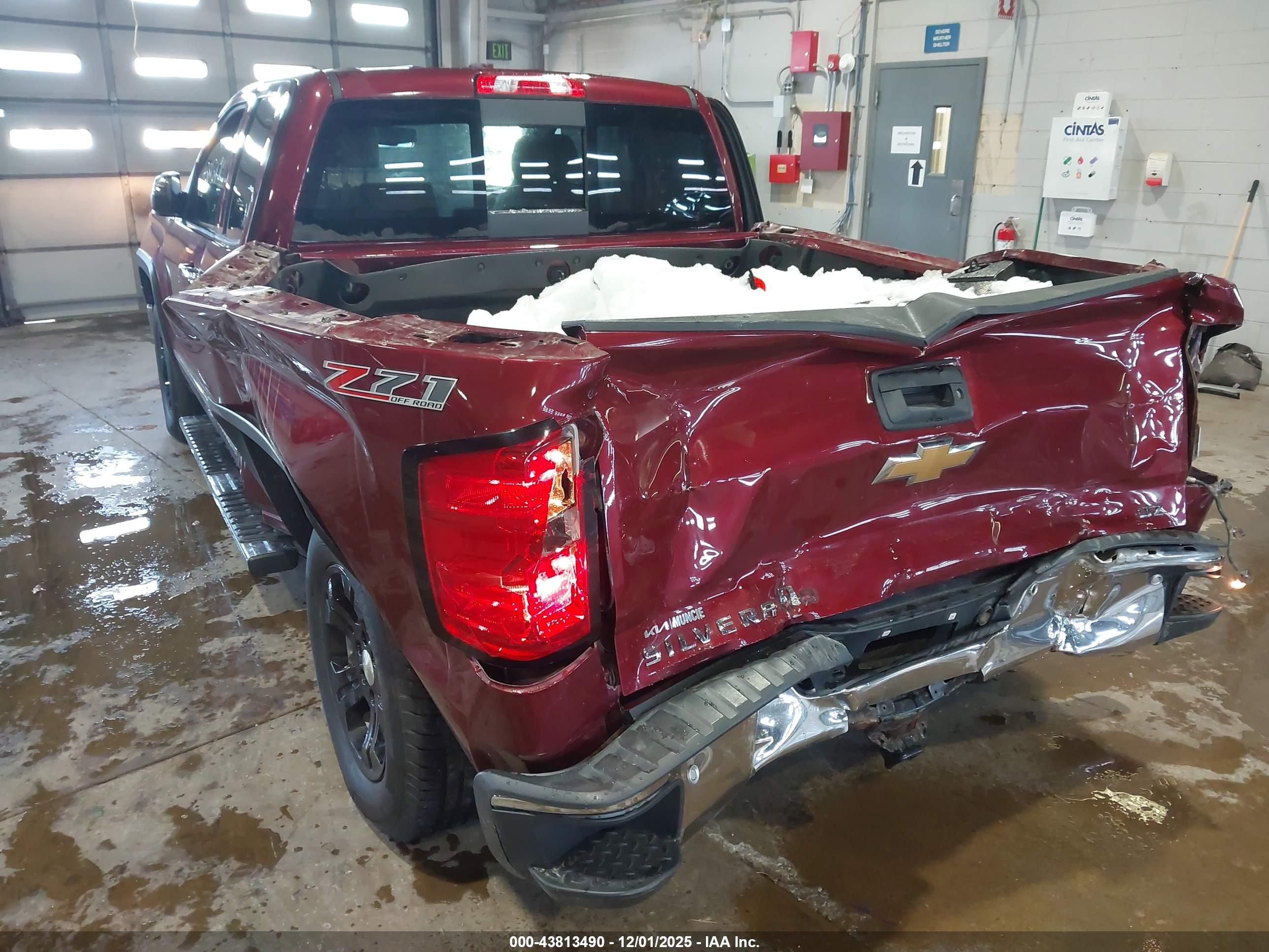 CHEVROLET SILVERADO image 6