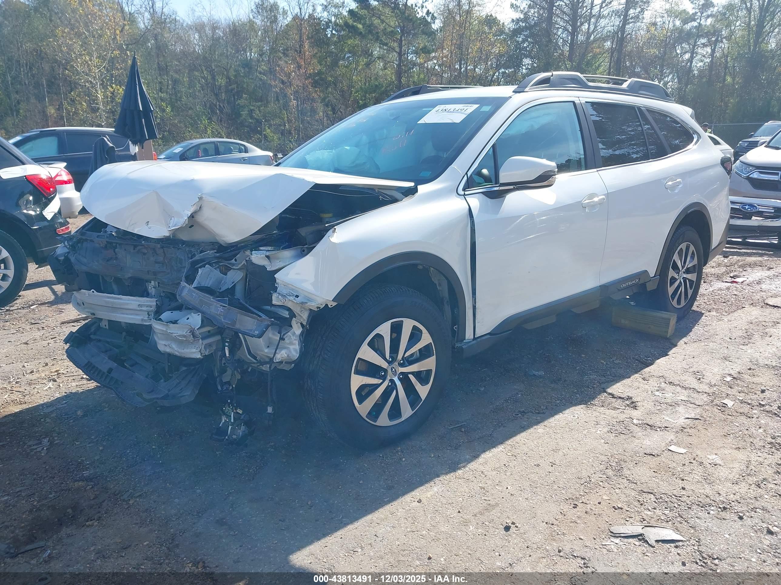 SUBARU OUTBACK image 2
