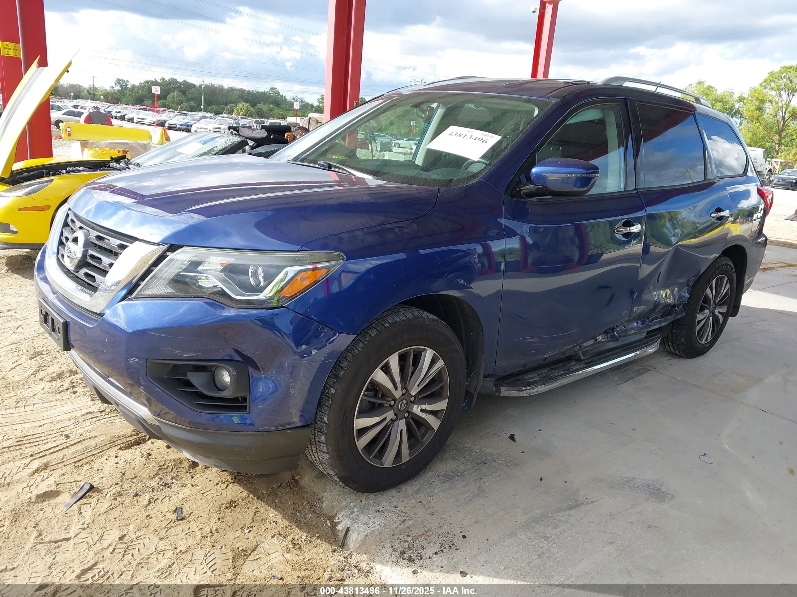 NISSAN PATHFINDER image 2
