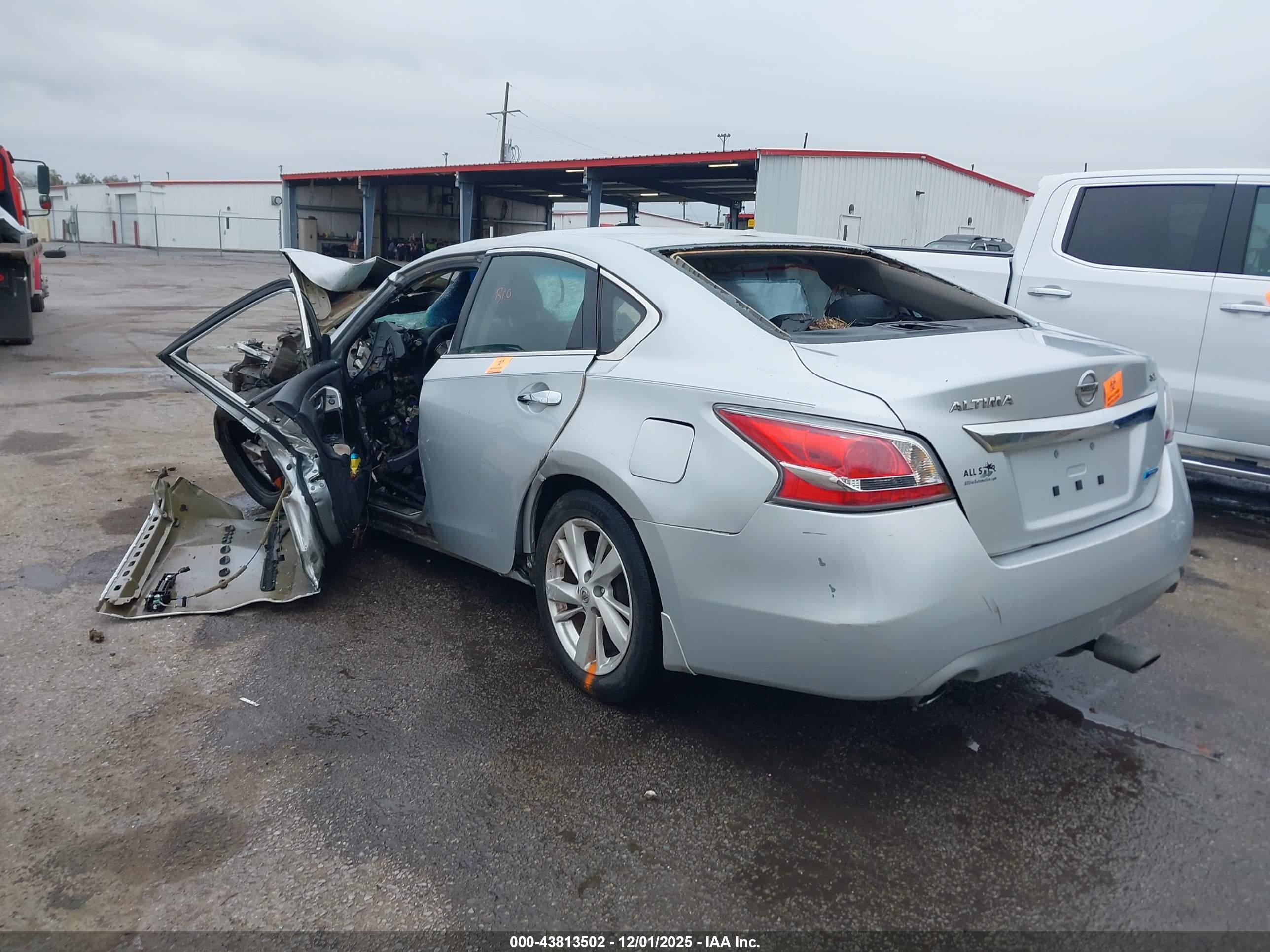 NISSAN ALTIMA image 3