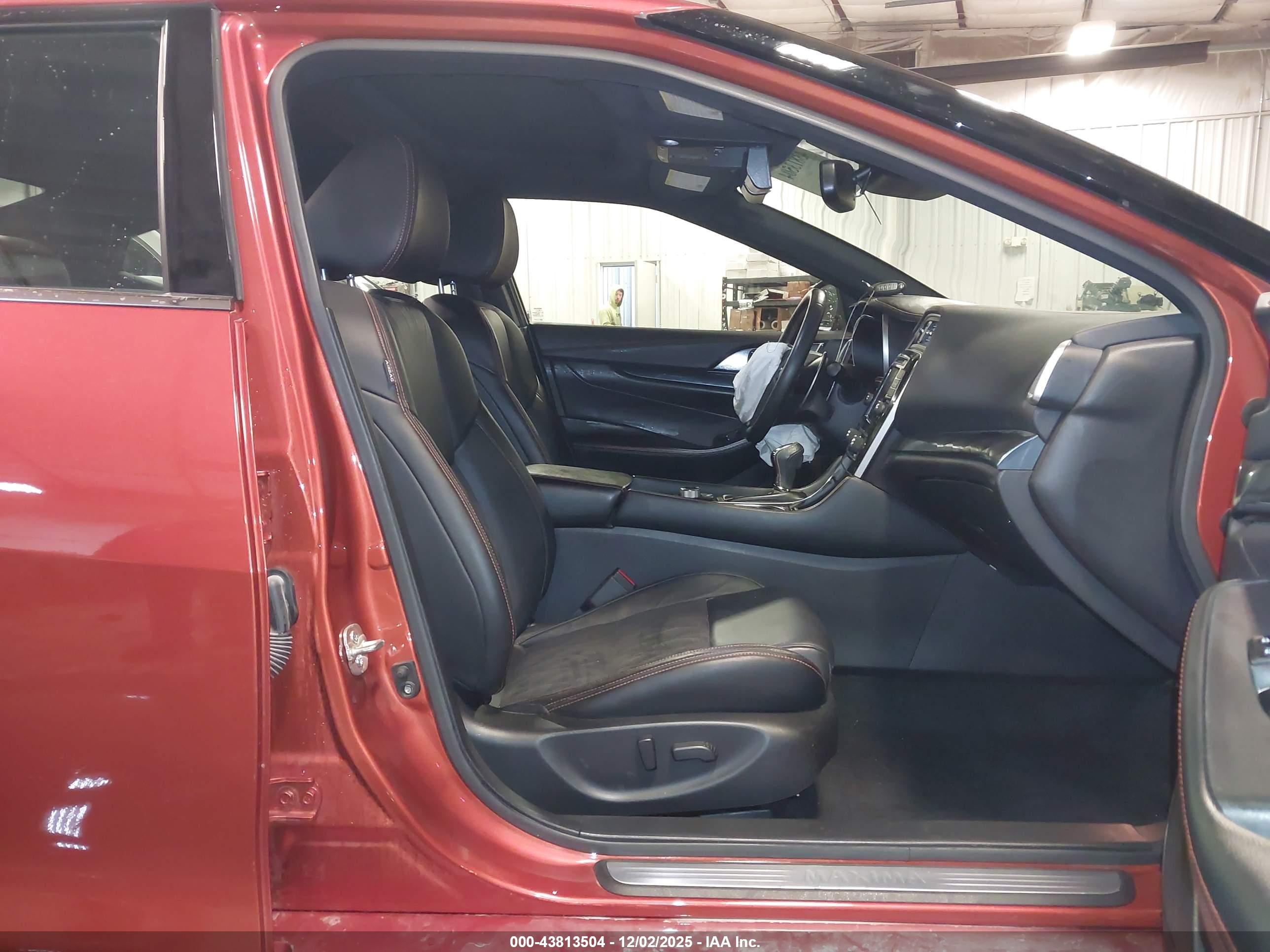 NISSAN MAXIMA image 5