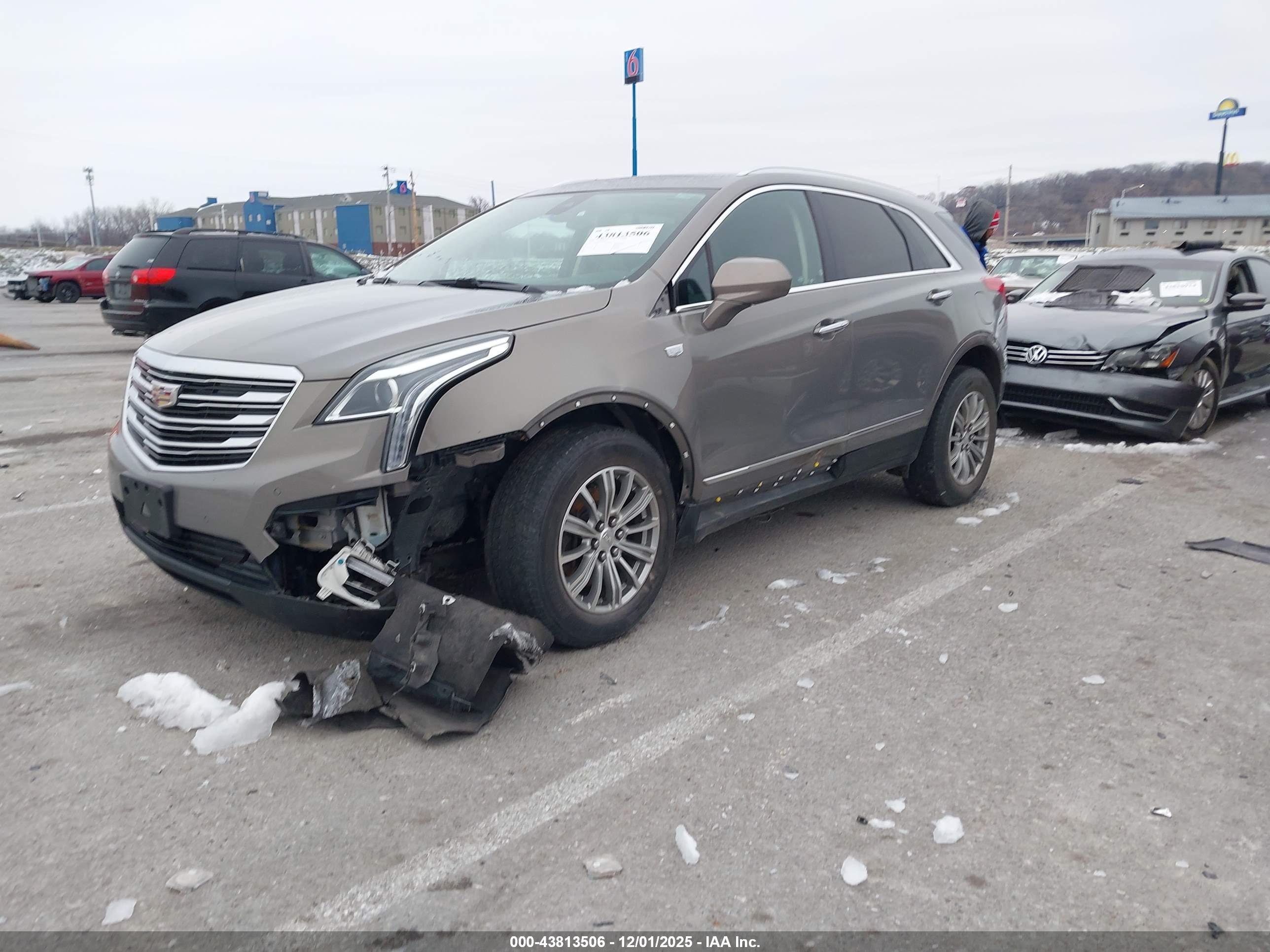 CADILLAC XT5 image 2