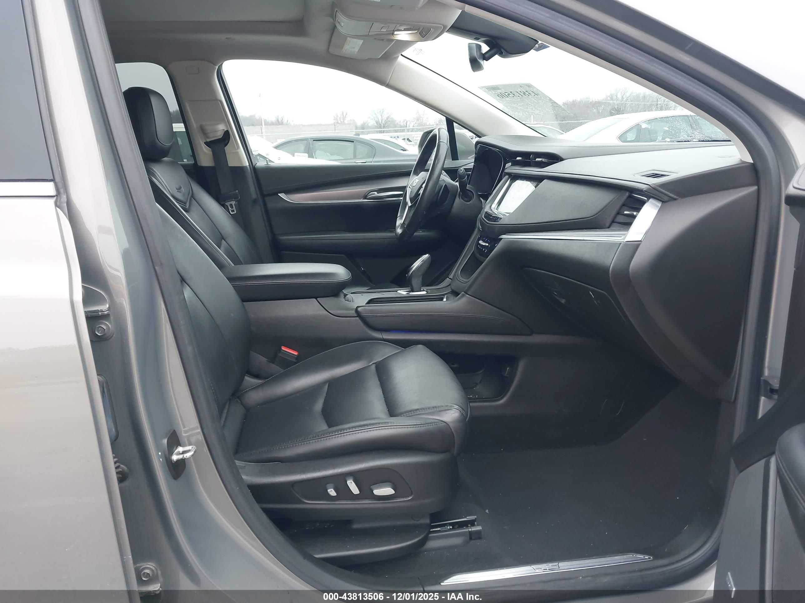 CADILLAC XT5 image 5