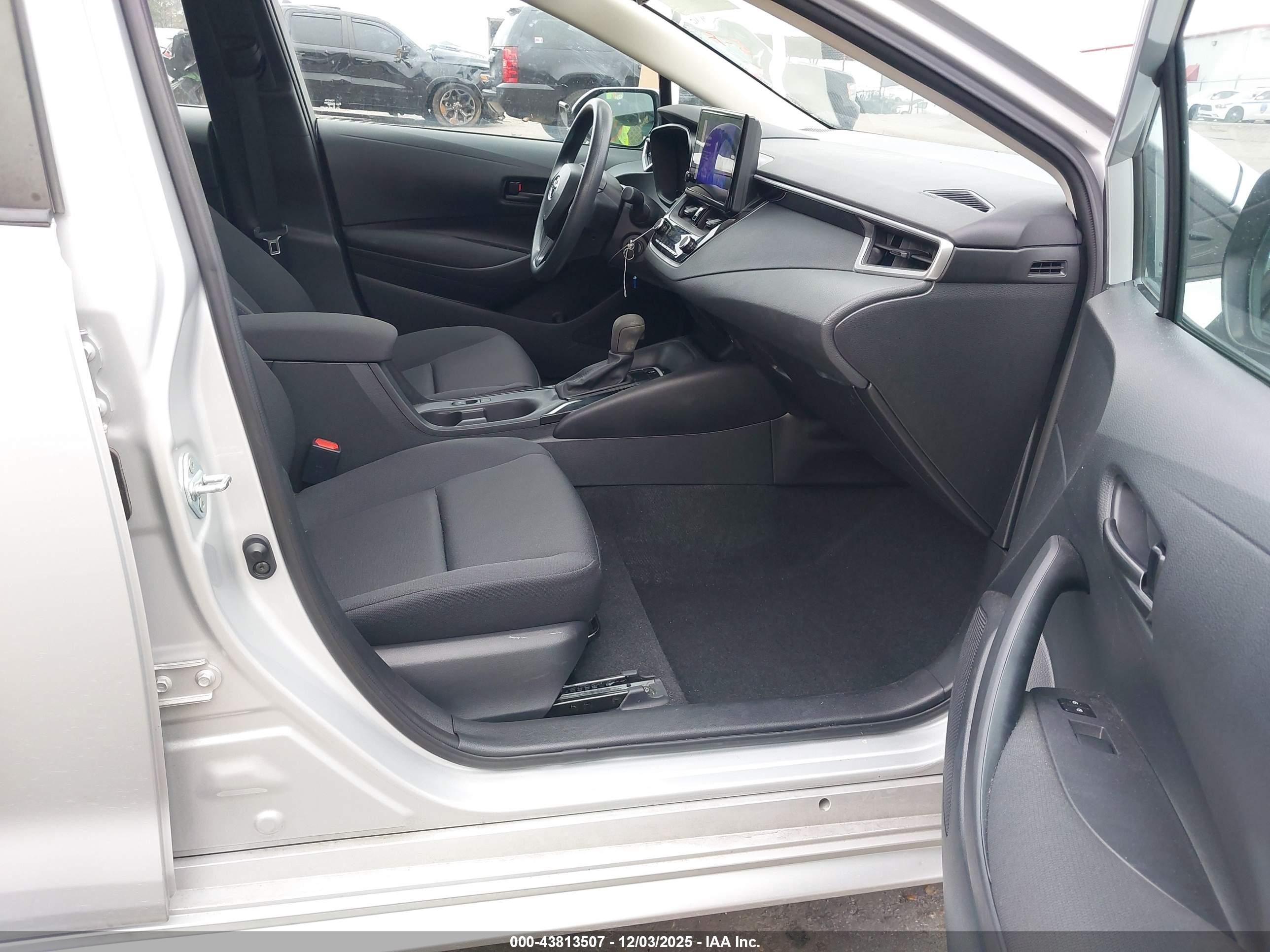 TOYOTA COROLLA image 5