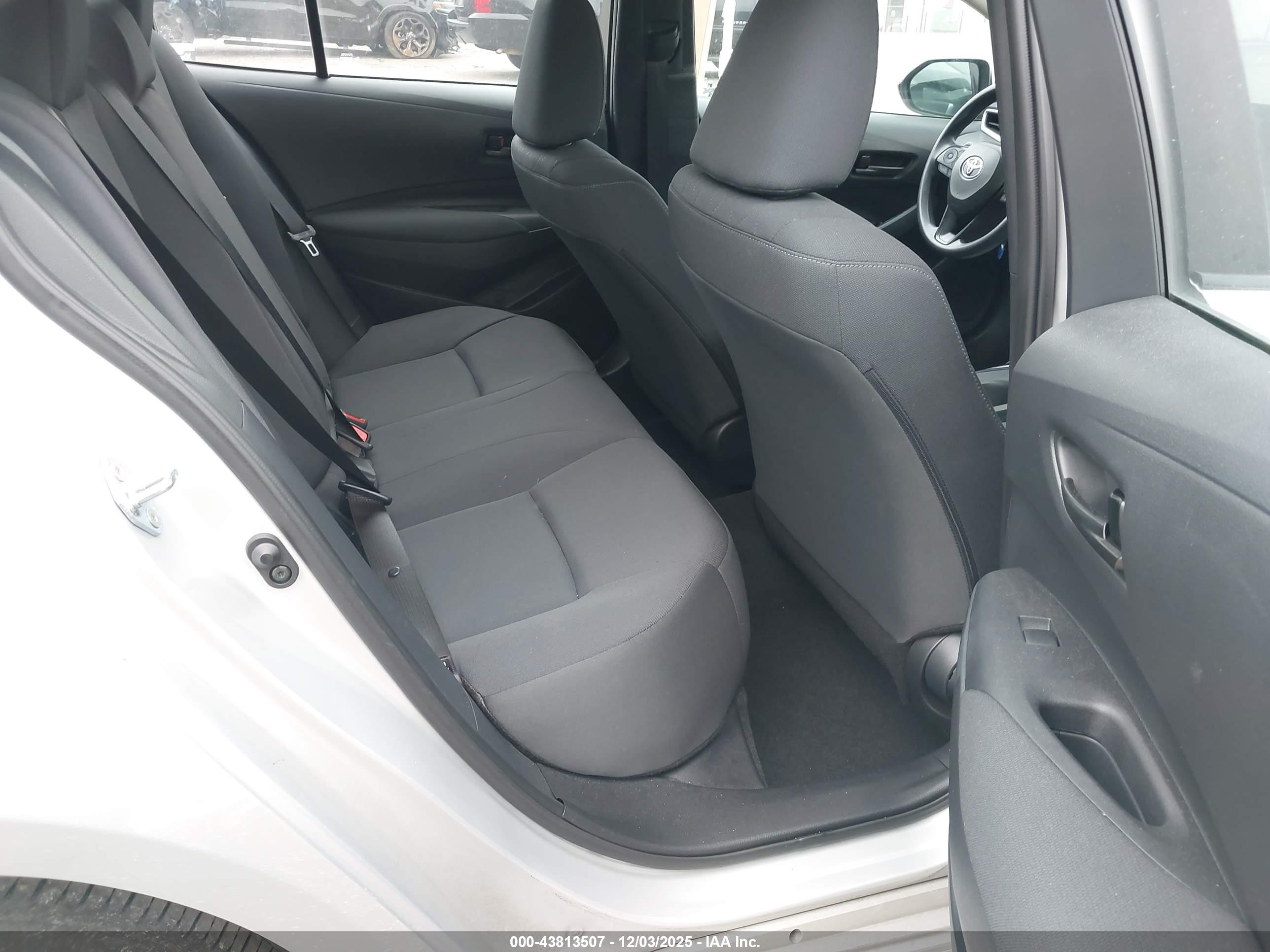 TOYOTA COROLLA image 8