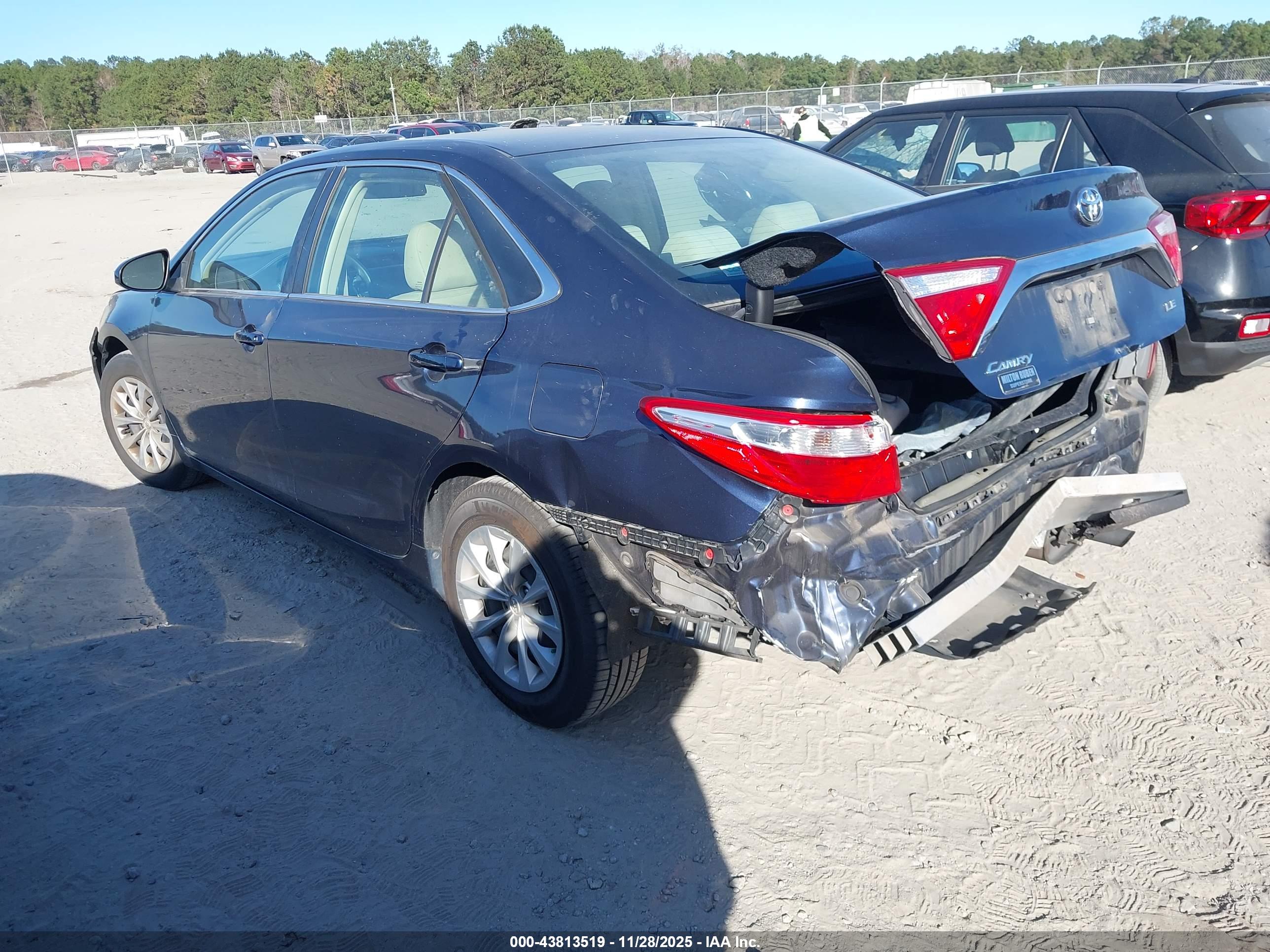 TOYOTA CAMRY image 3