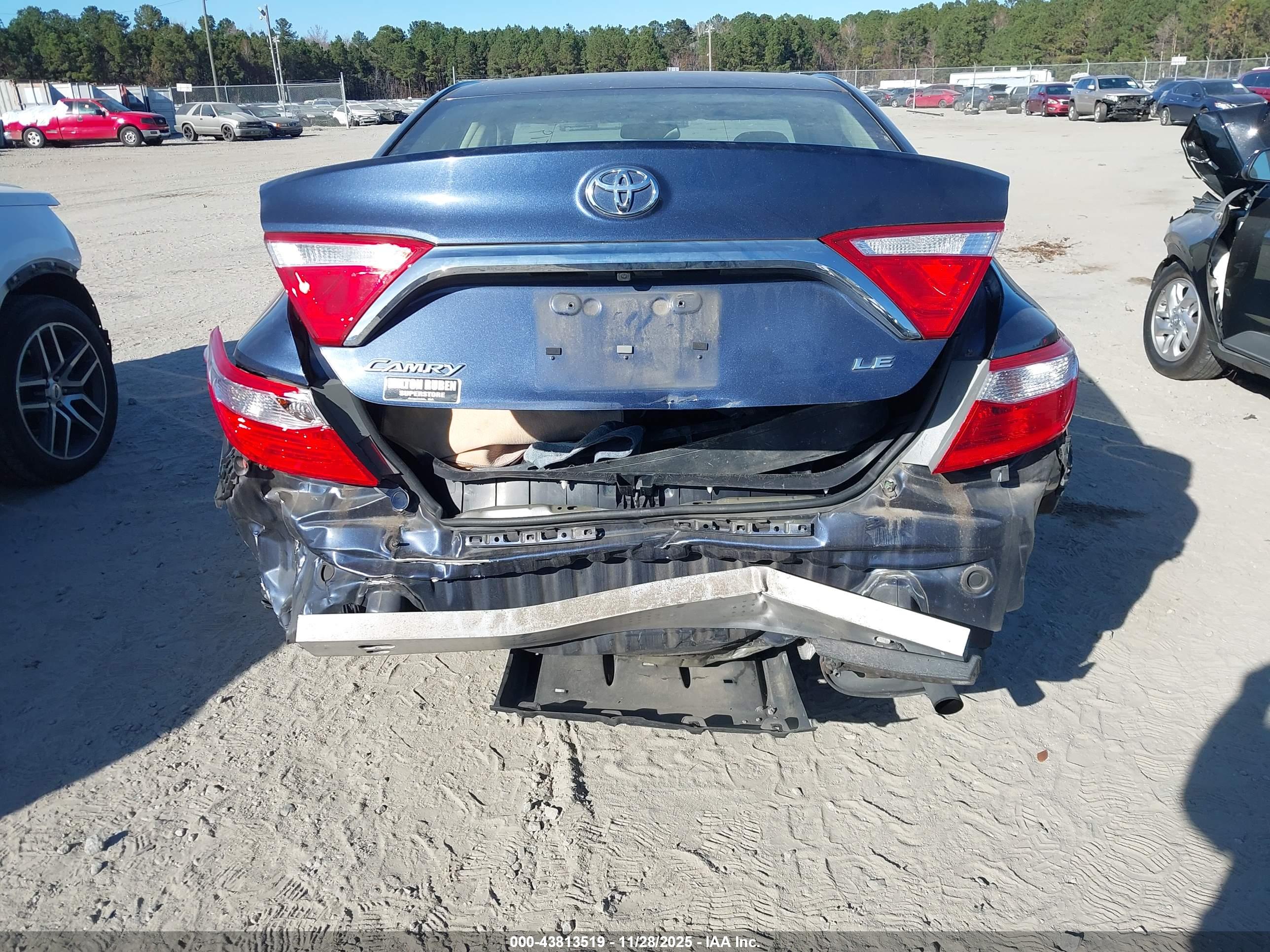 TOYOTA CAMRY image 6