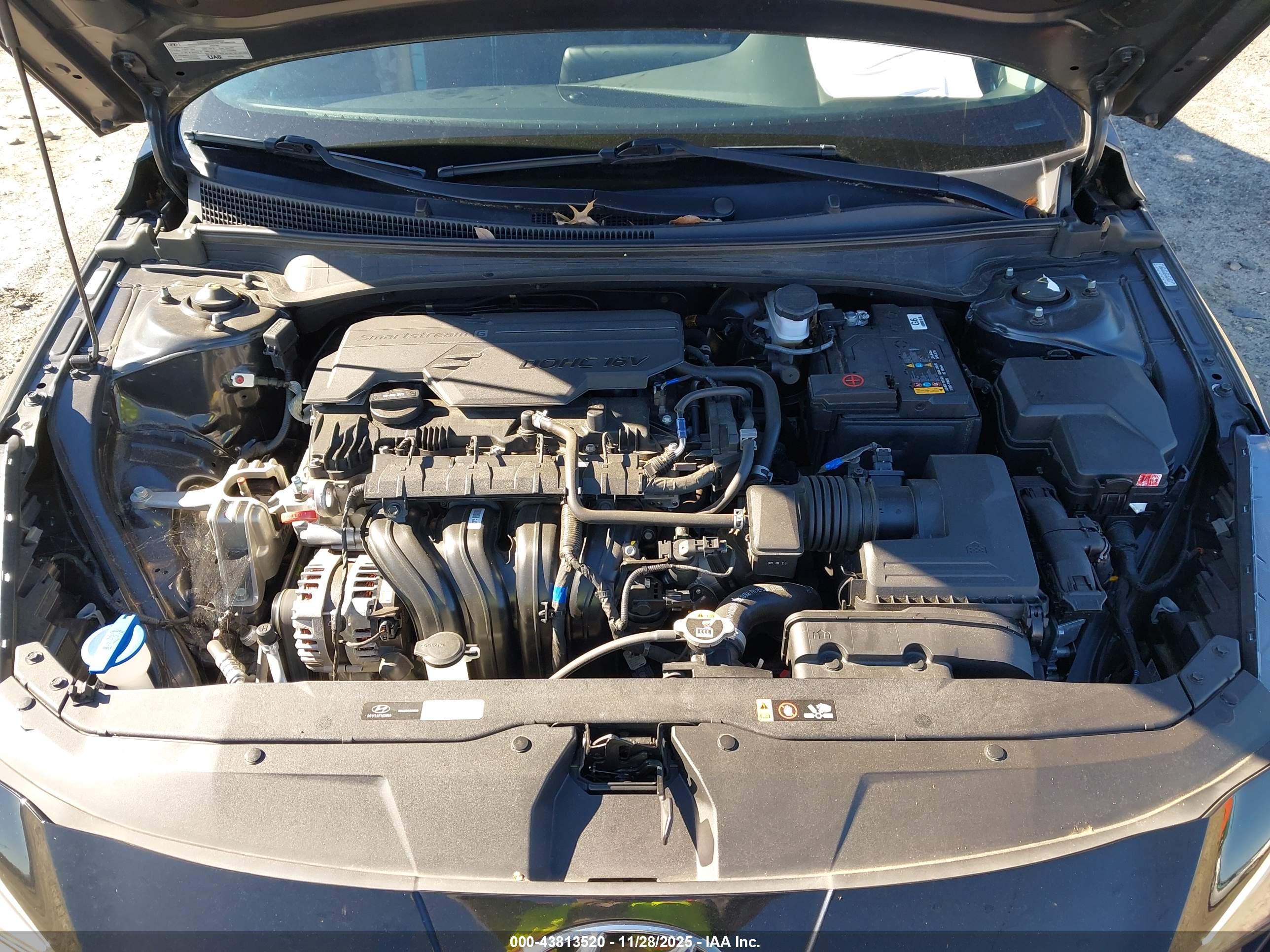 HYUNDAI ELANTRA image 10
