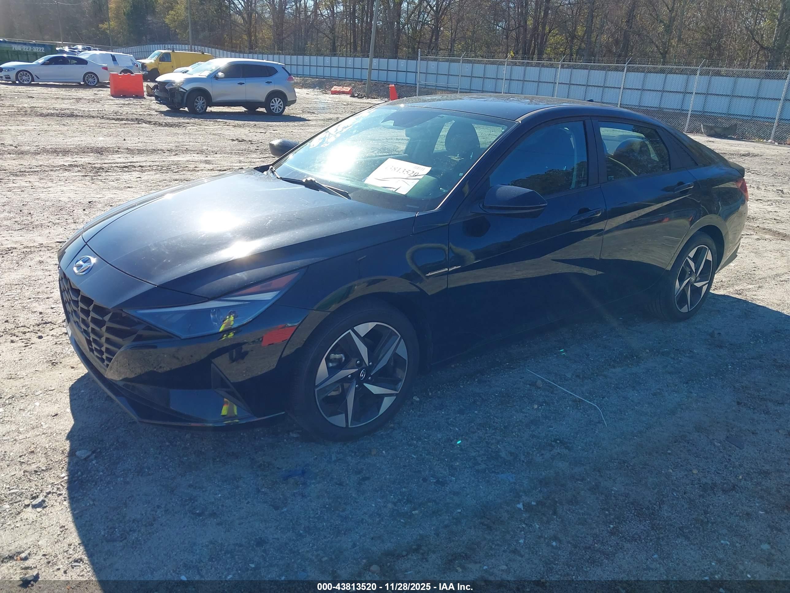 HYUNDAI ELANTRA image 2