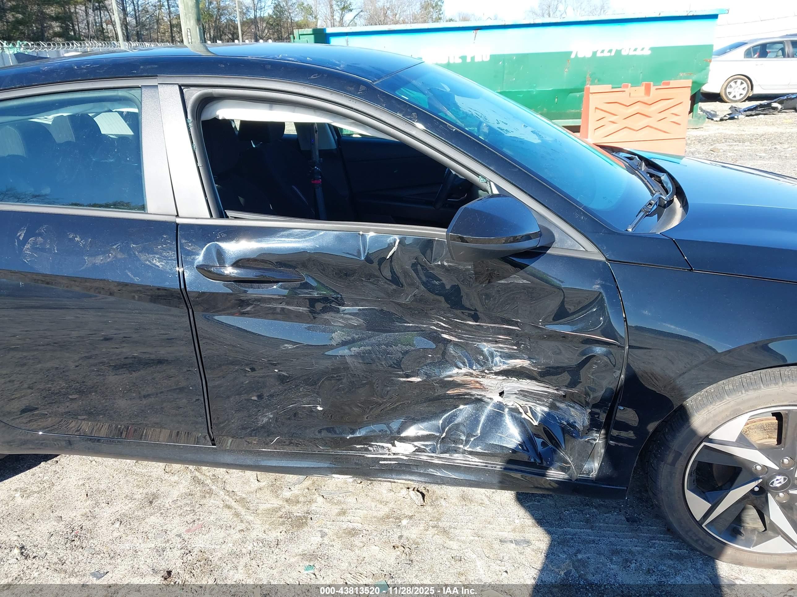 HYUNDAI ELANTRA image 6