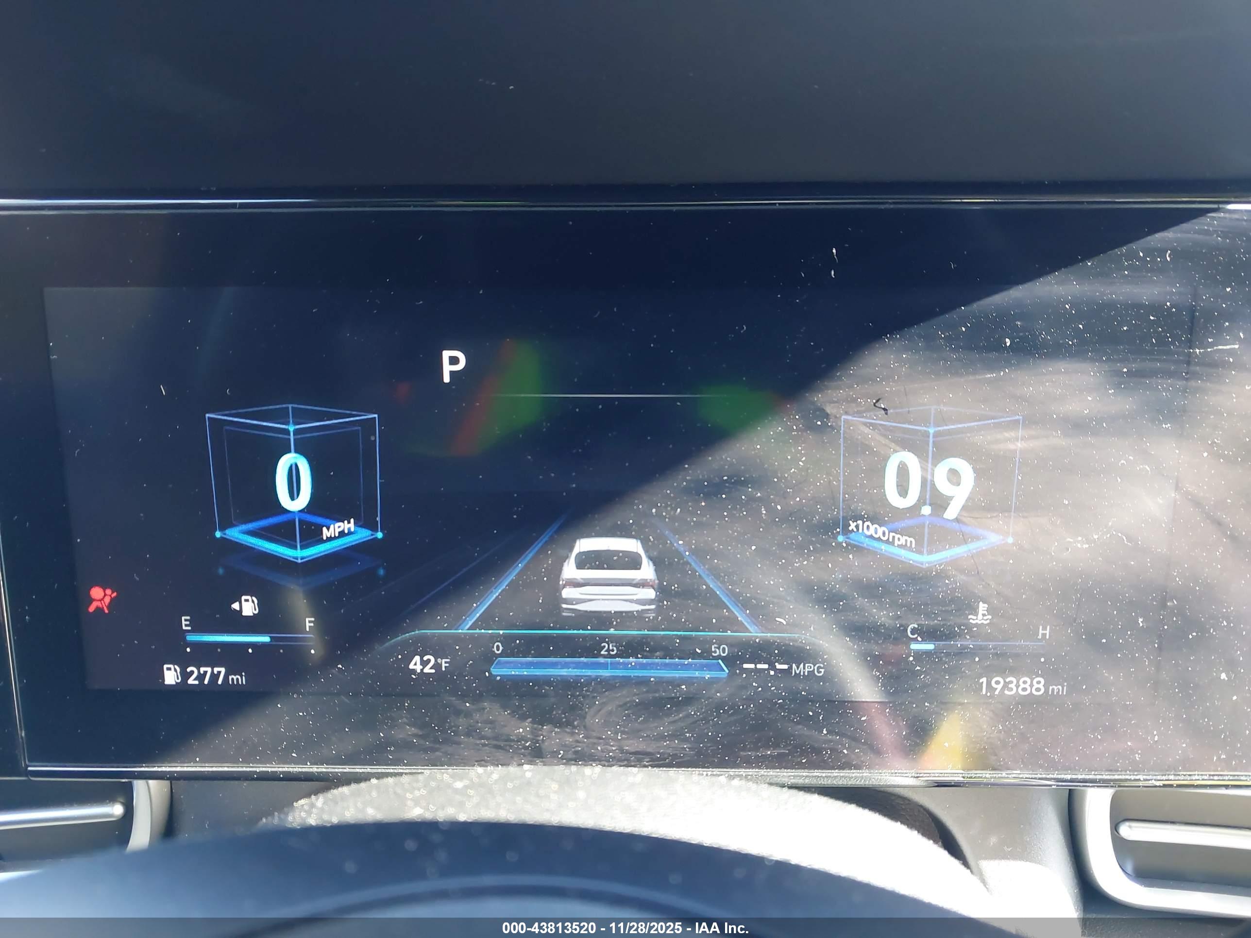 HYUNDAI ELANTRA image 7