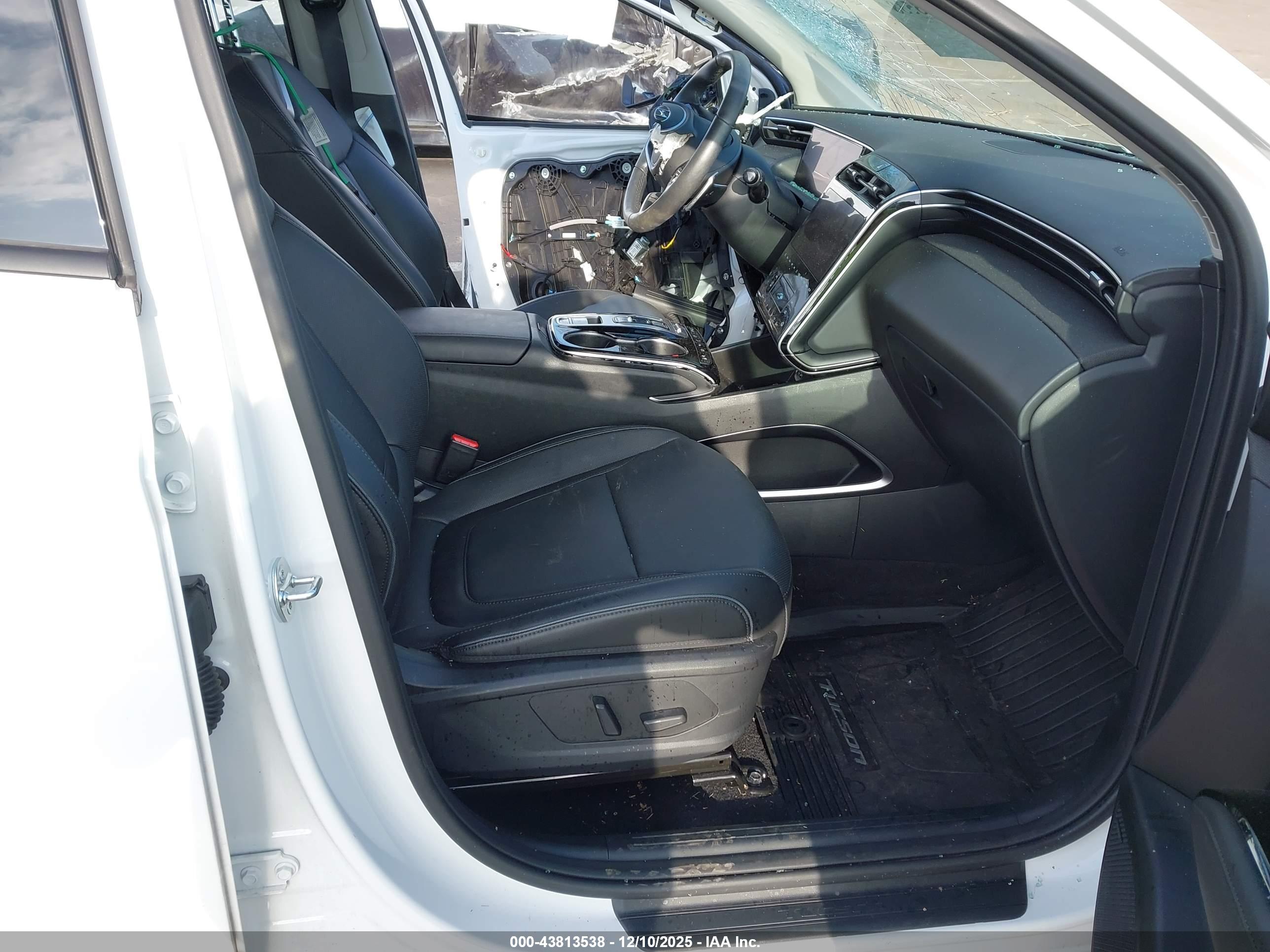 HYUNDAI TUCSON image 5