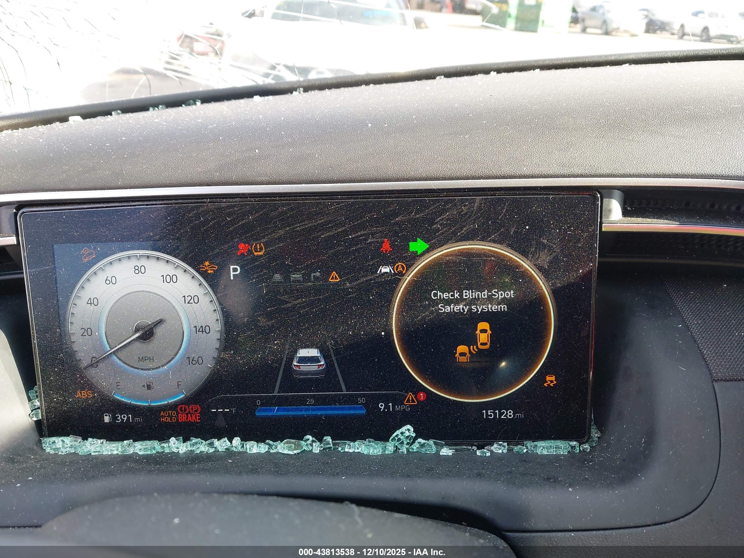 HYUNDAI TUCSON image 7