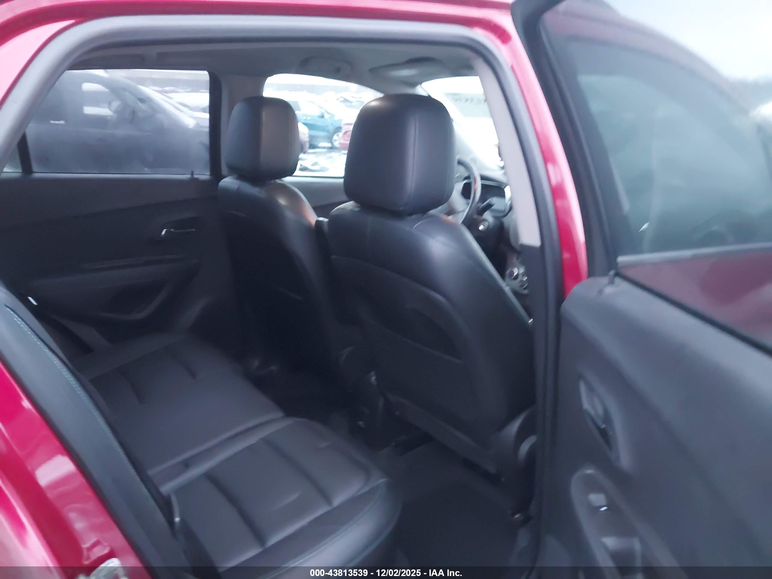CHEVROLET TRAX image 8