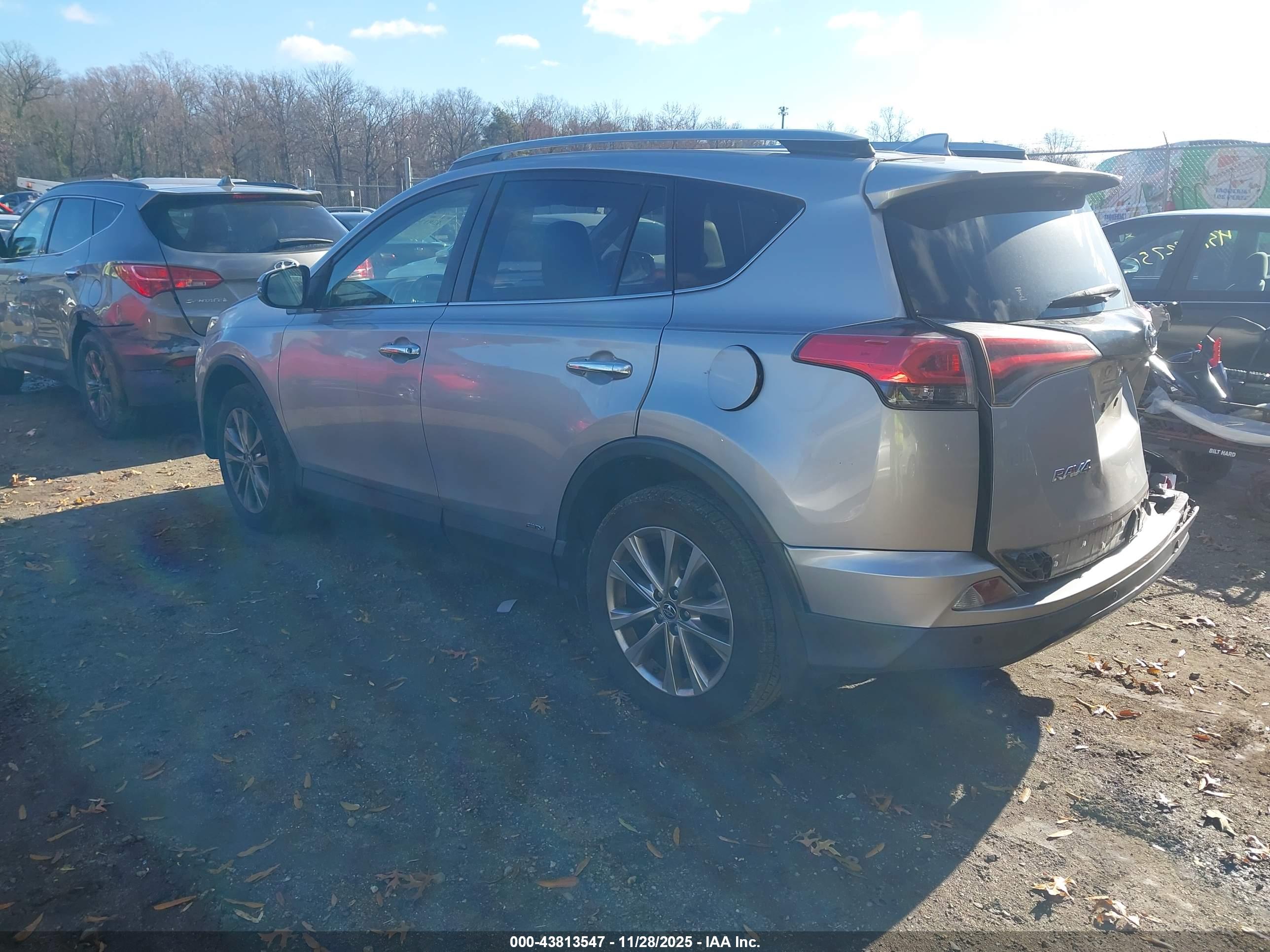 TOYOTA RAV4 image 3