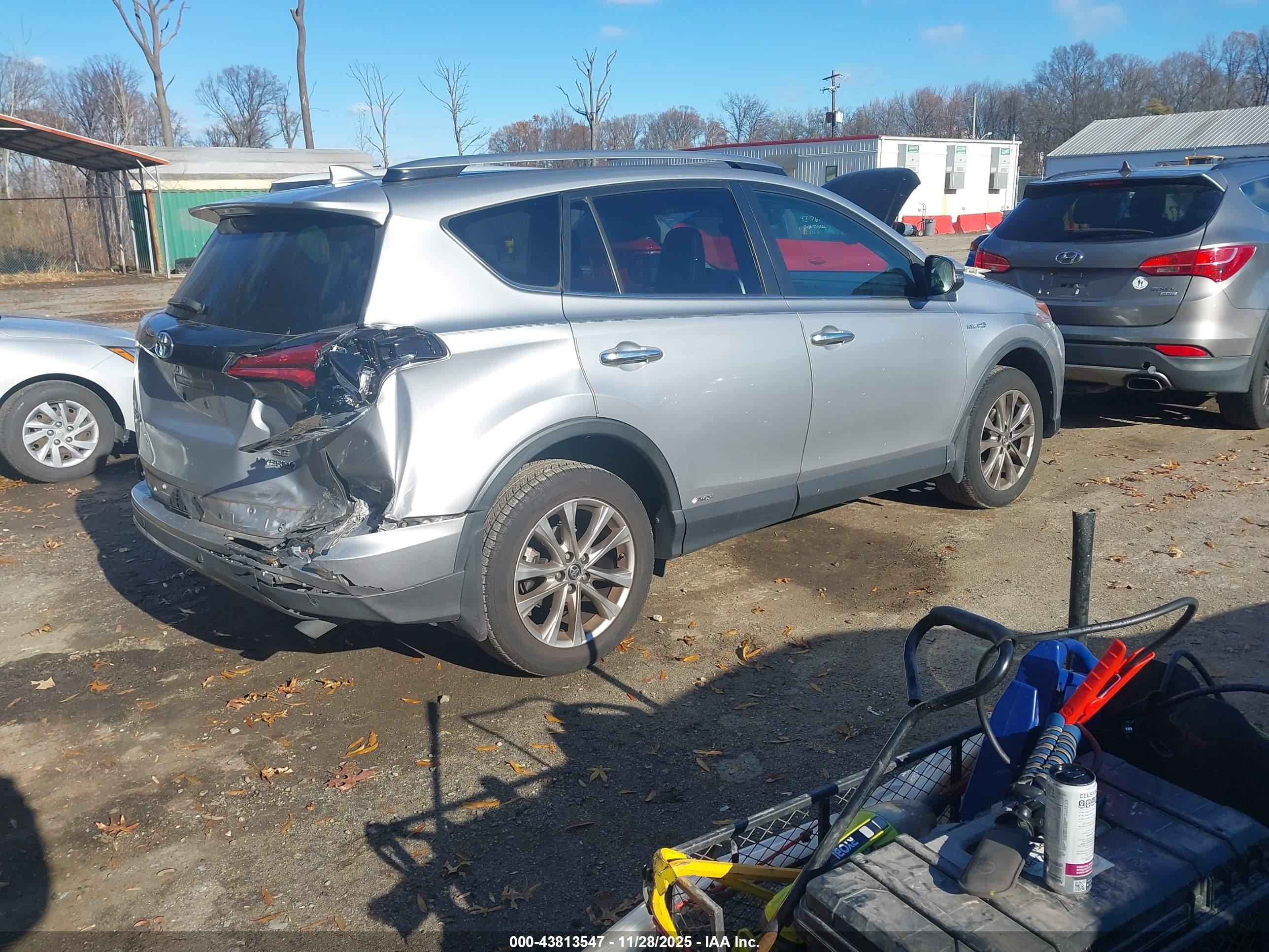 TOYOTA RAV4 image 4