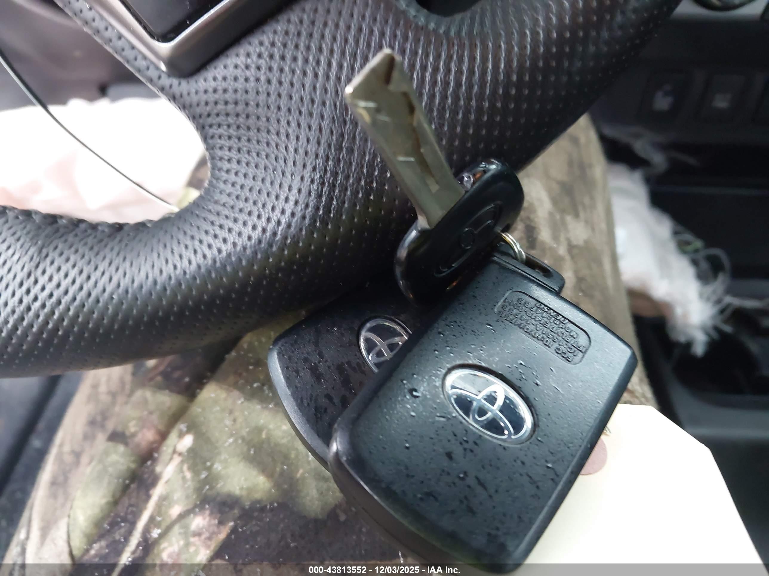 TOYOTA TACOMA image 11
