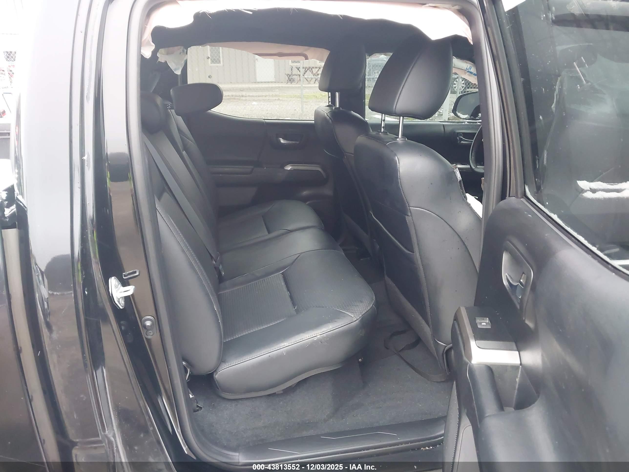 TOYOTA TACOMA image 8