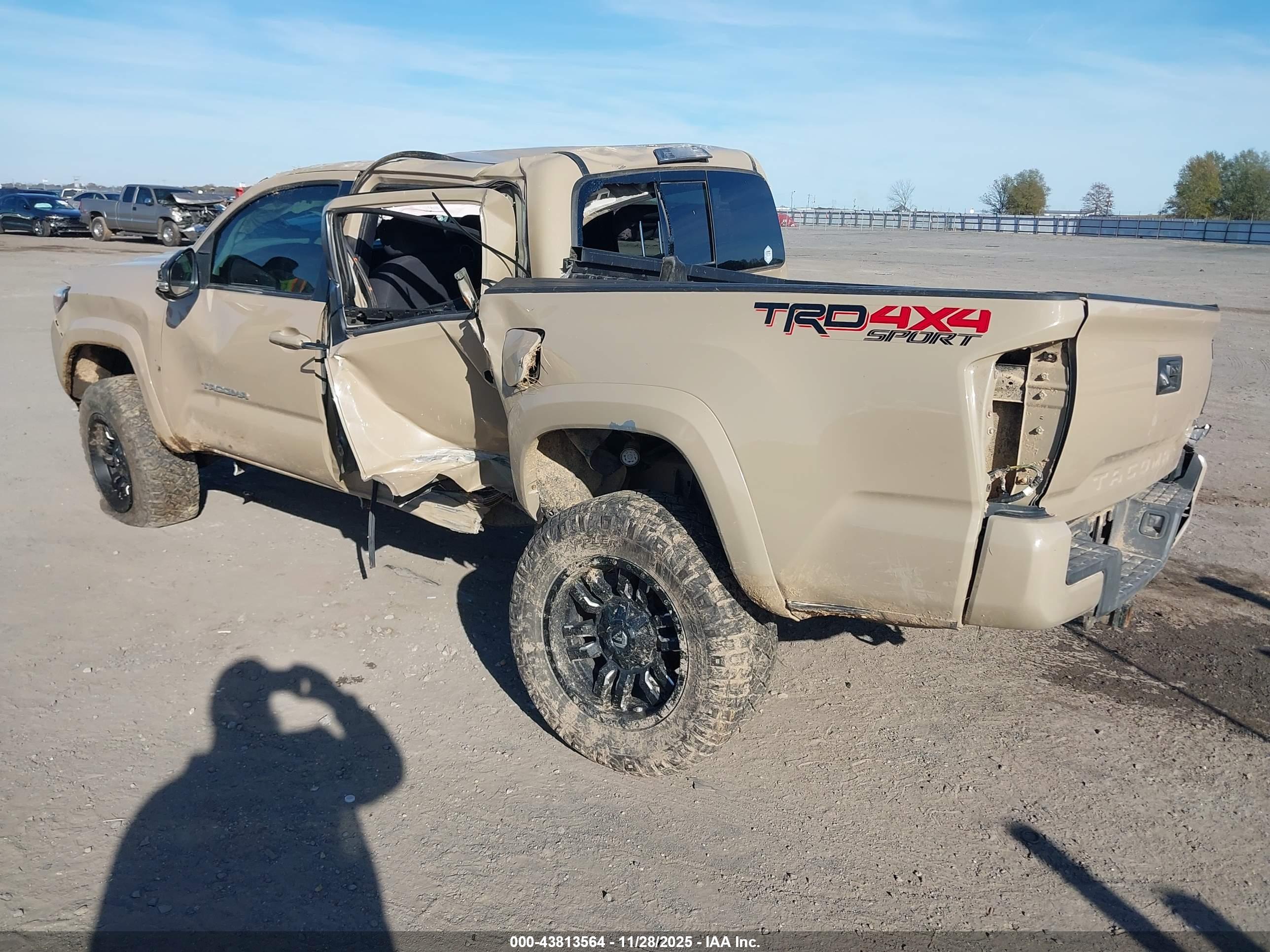 TOYOTA TACOMA image 3