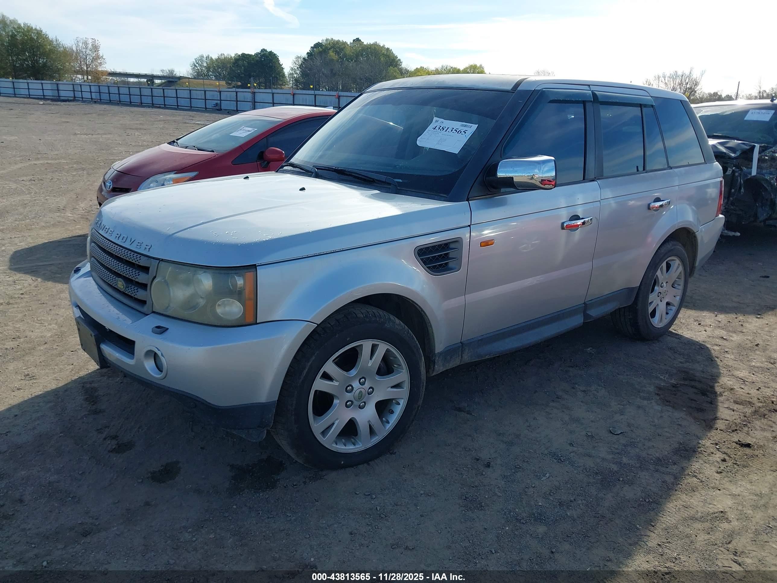 LAND ROVER image 2