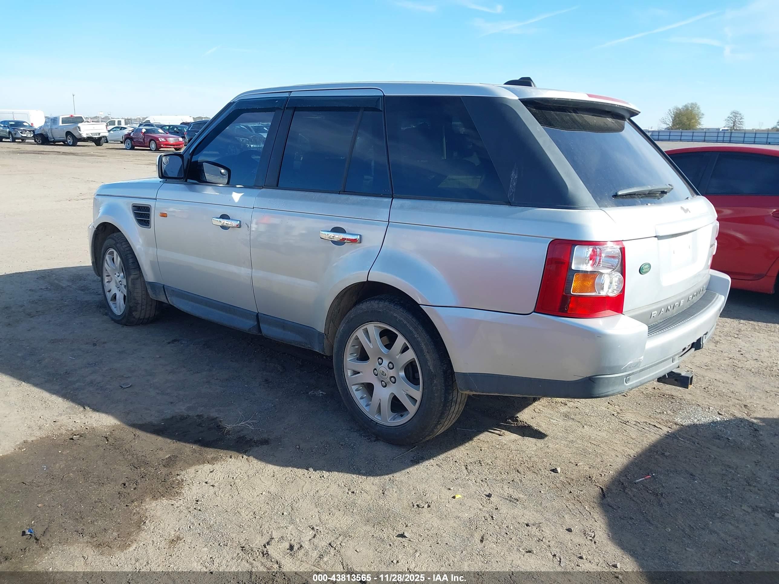 LAND ROVER image 3
