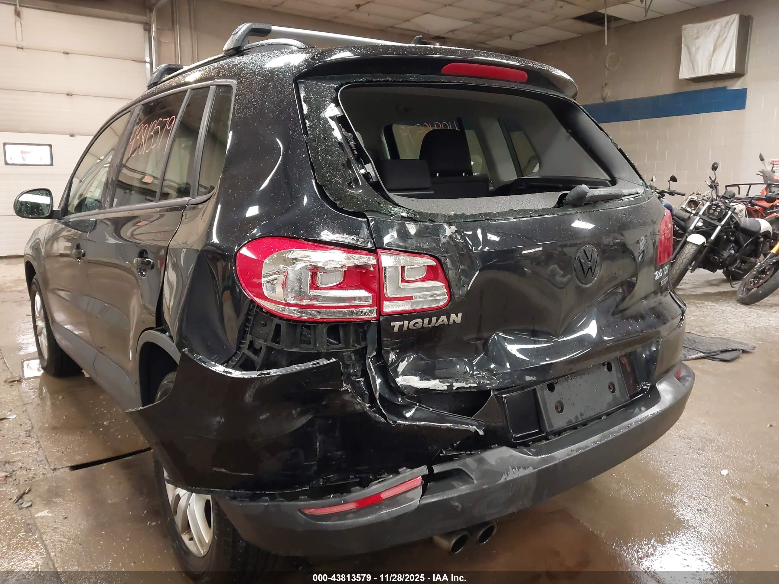VOLKSWAGEN TIGUAN image 6