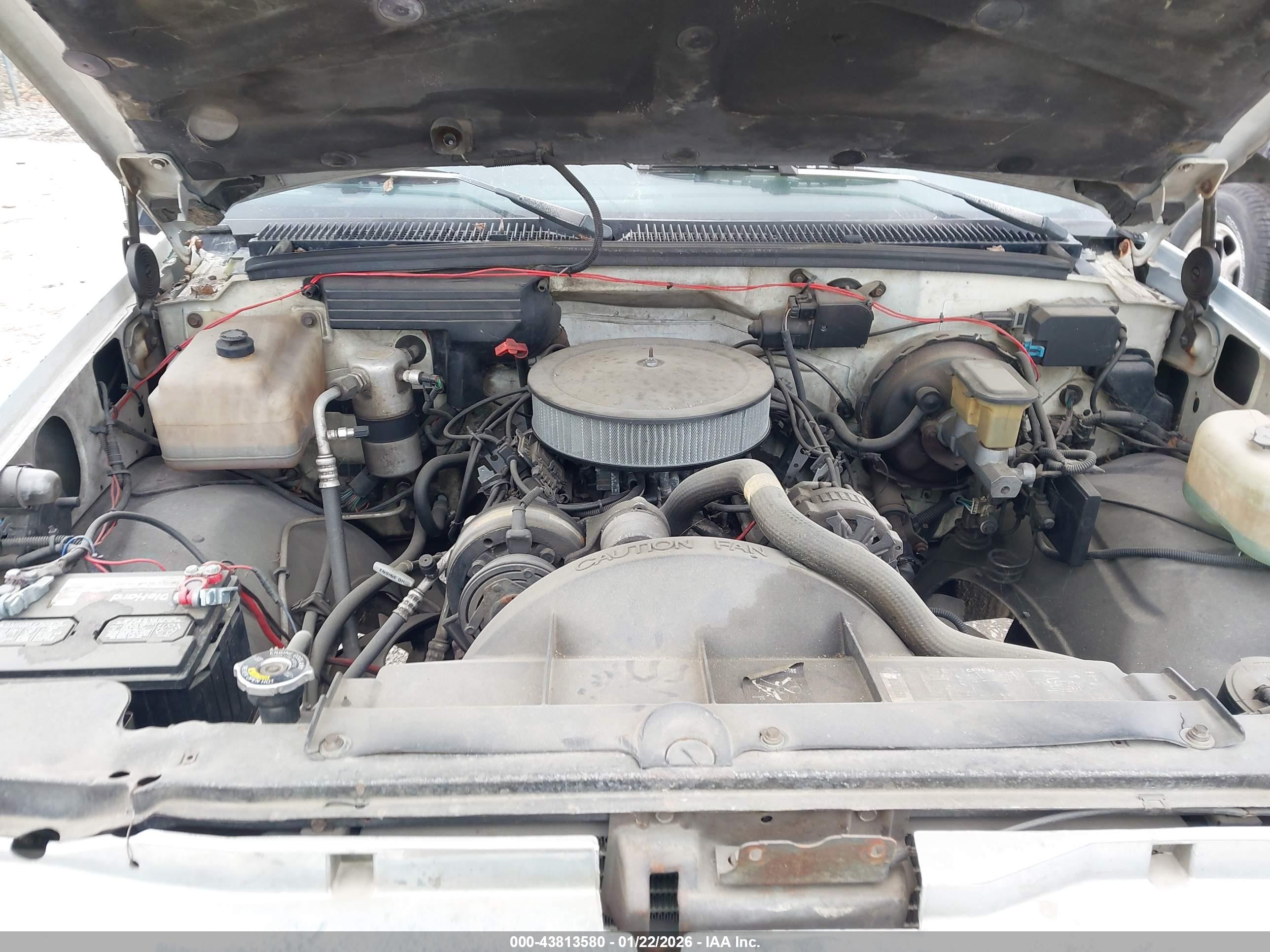 CHEVROLET GMT-400 image 10
